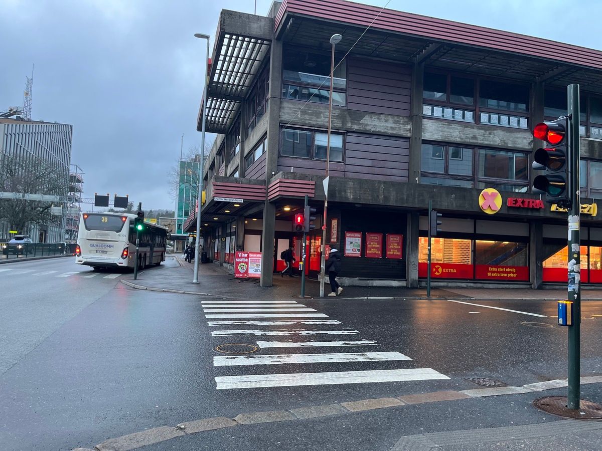 Slåsskamp i Kristiansand sentrum: – Mann ble sparket