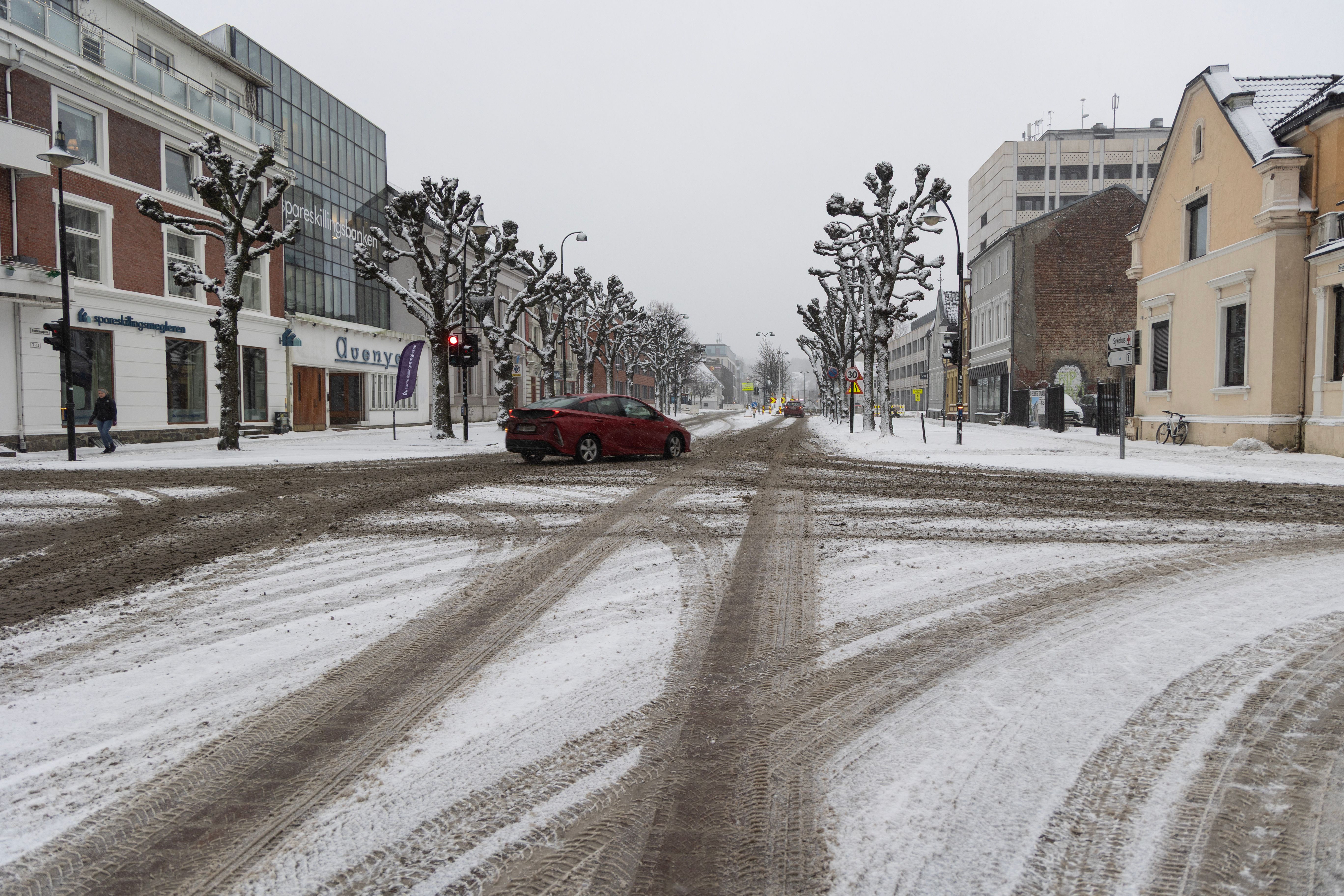 – Ute med det vi har av mann­skap