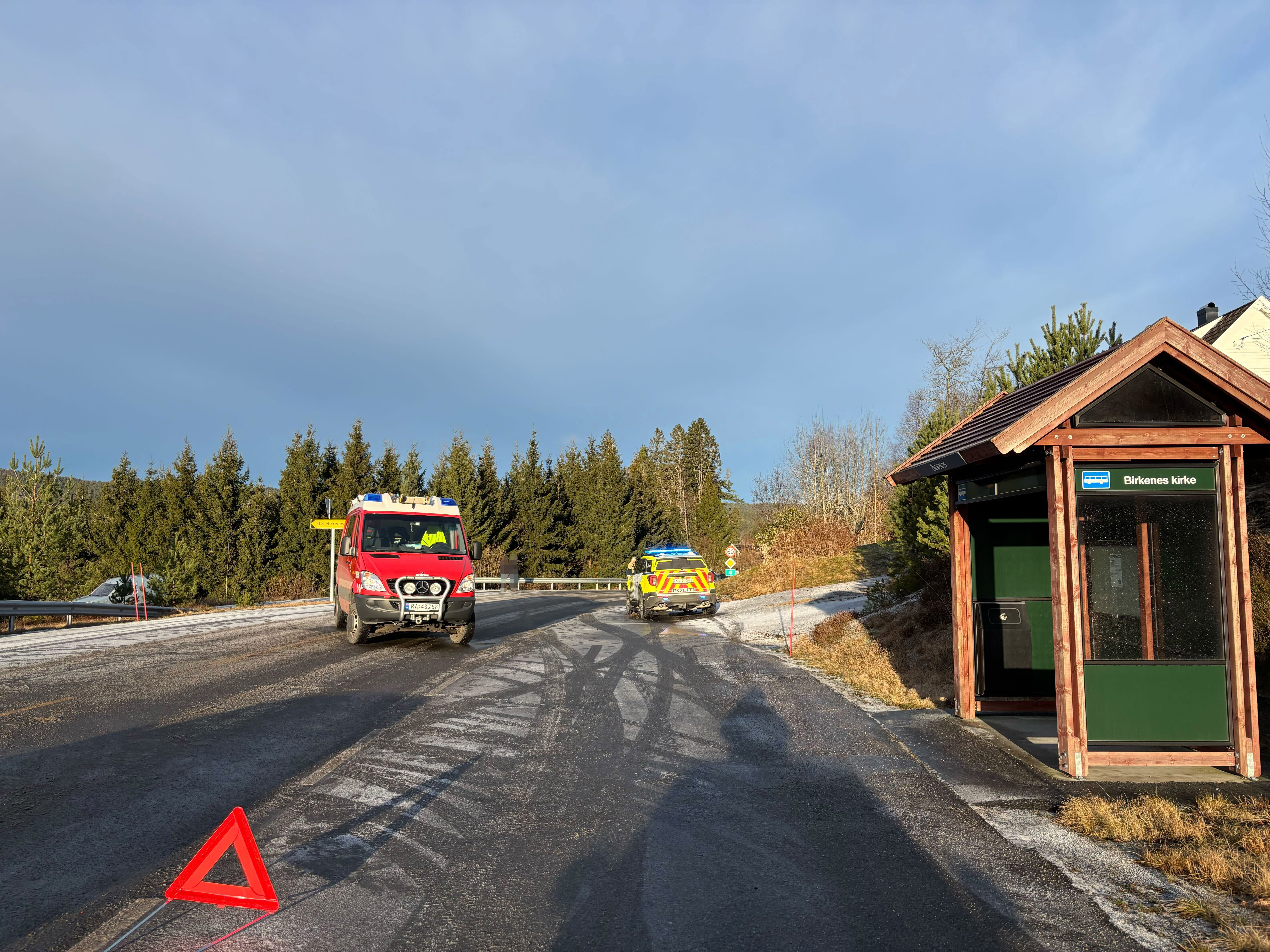 Fire biler involvert i frontkollisjon - lang kø