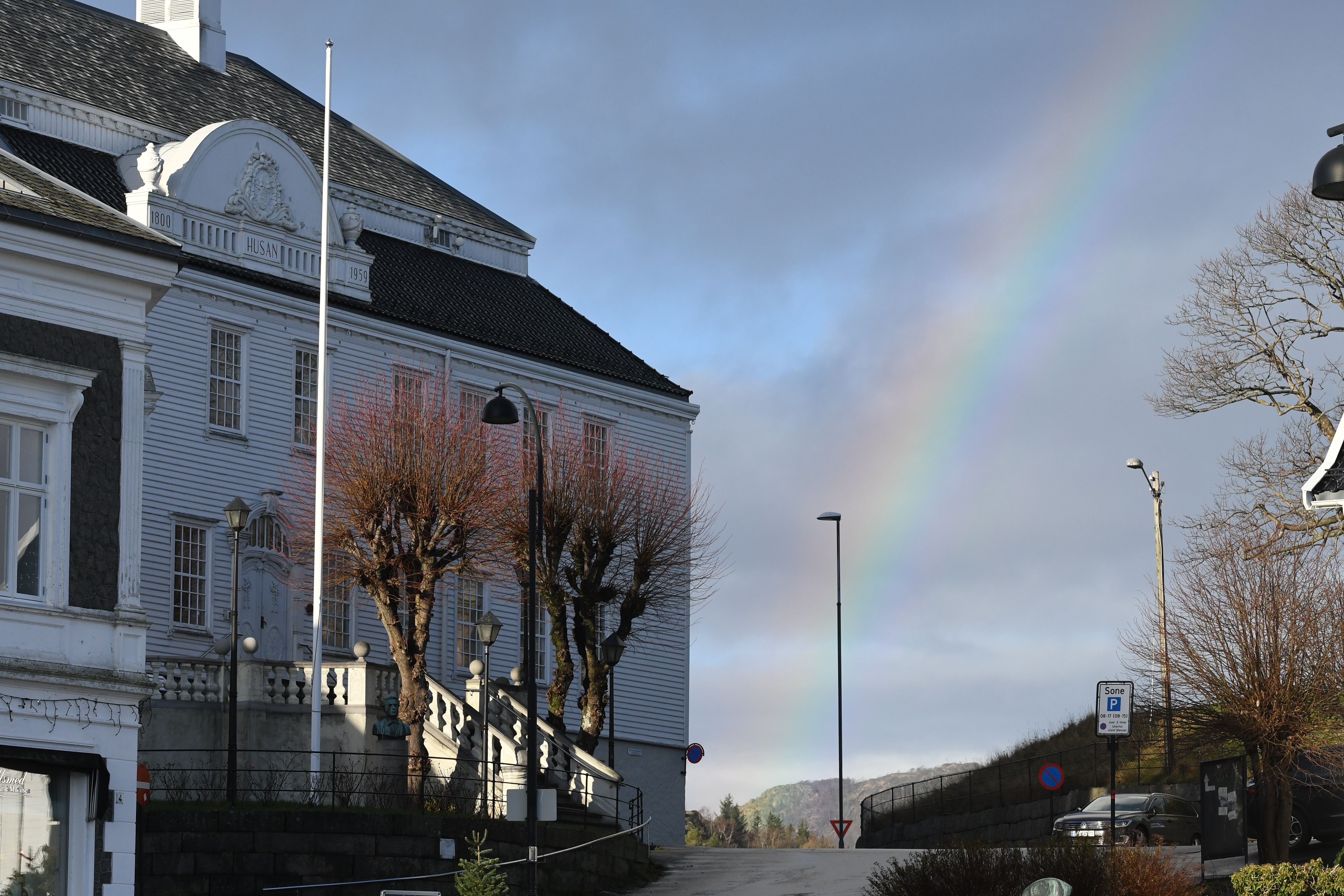 Får ikke heise regnbueflagget her i år heller