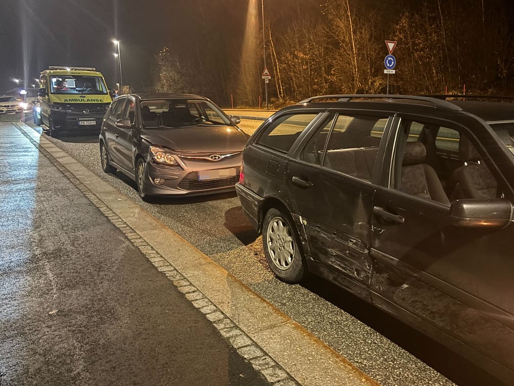 To biler har kolli­dert på E39