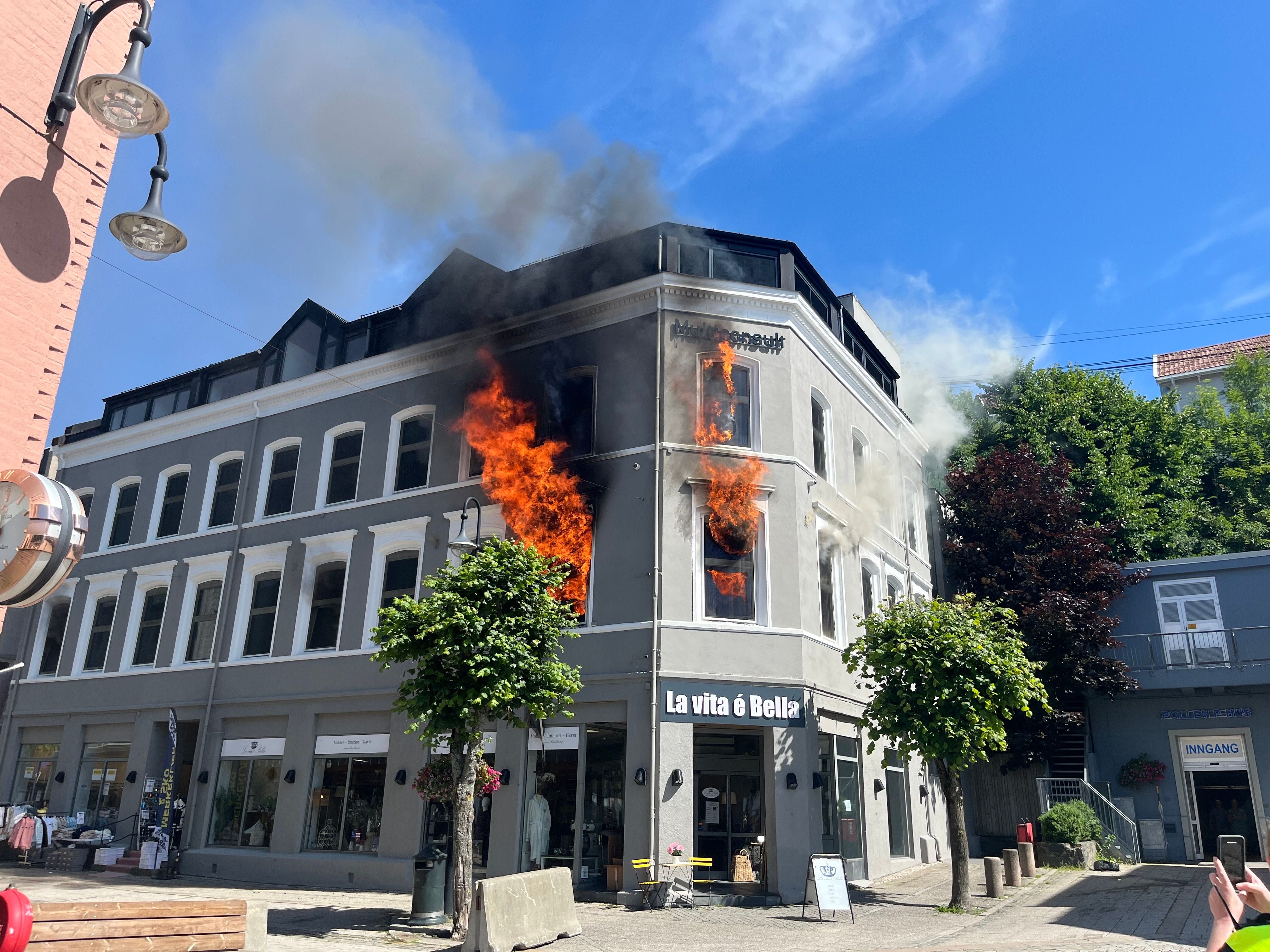 Satser nytt etter at livsverket brant opp