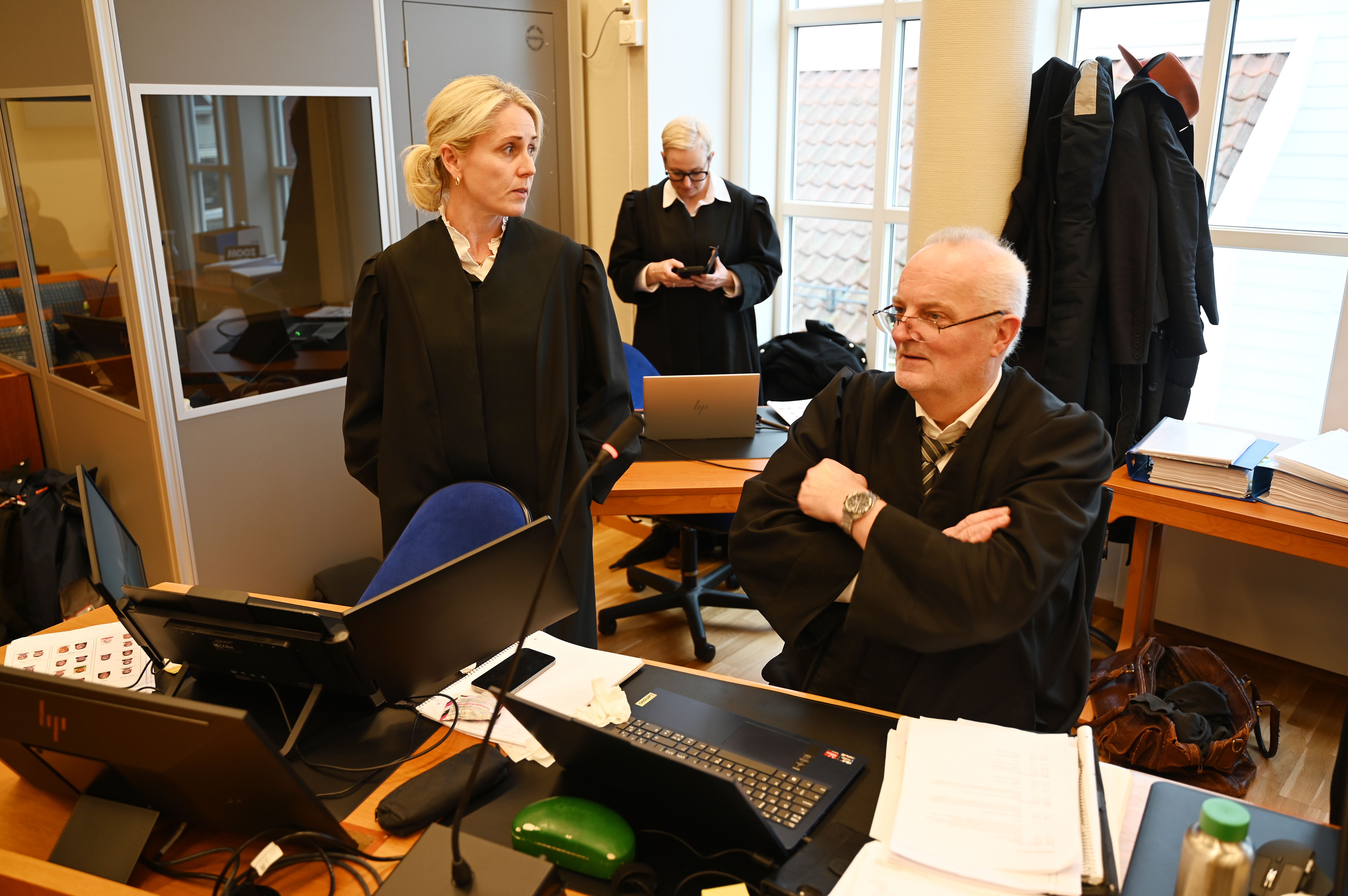 Flere foreldre møtte i retten for å høre tiltaltes forkla­ring: – Tøft å høre på