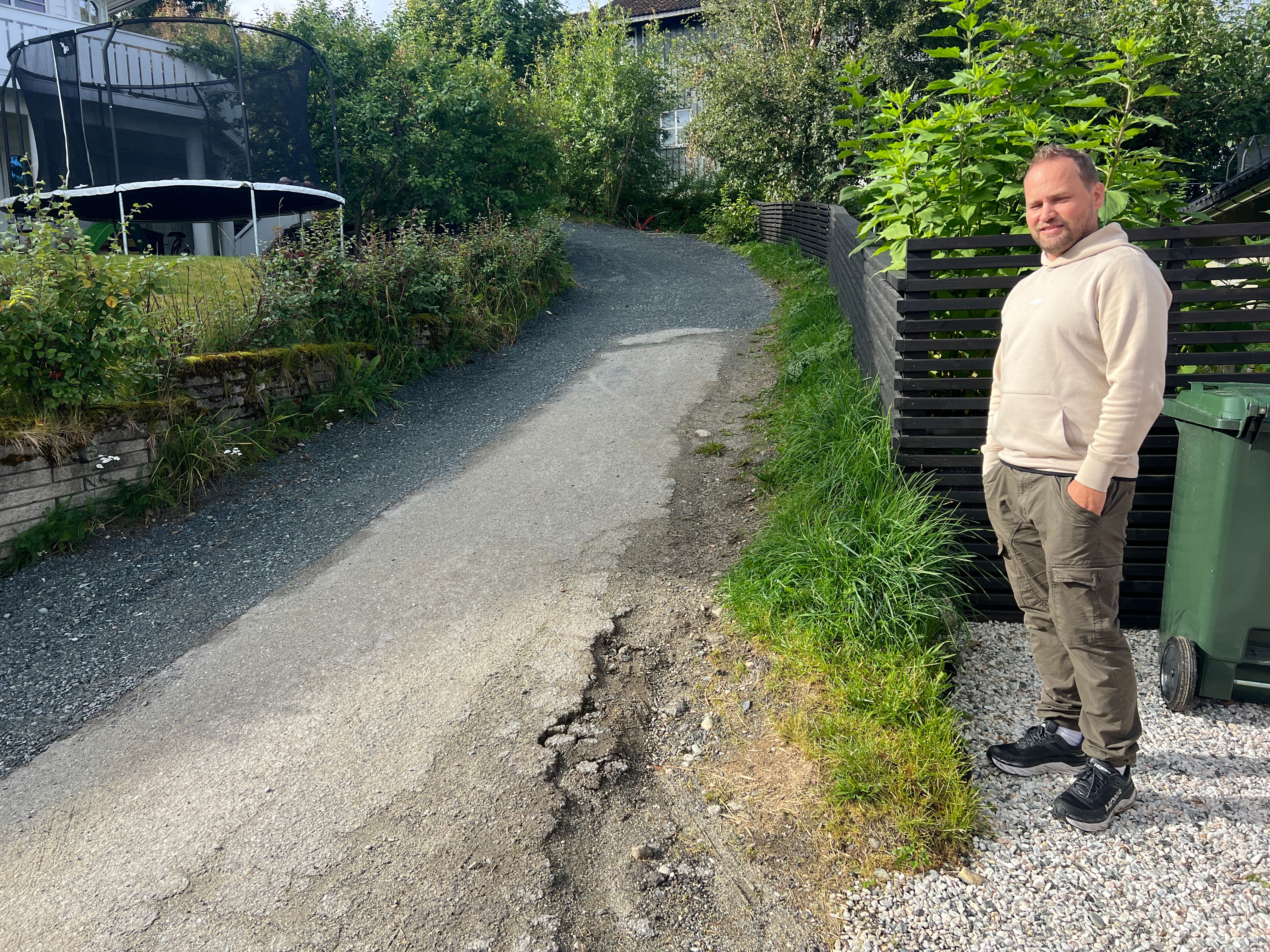 Biler Sendes Ned Stupbratte Bakker Og Over Bruer Som Ikke Fins Jeg 
