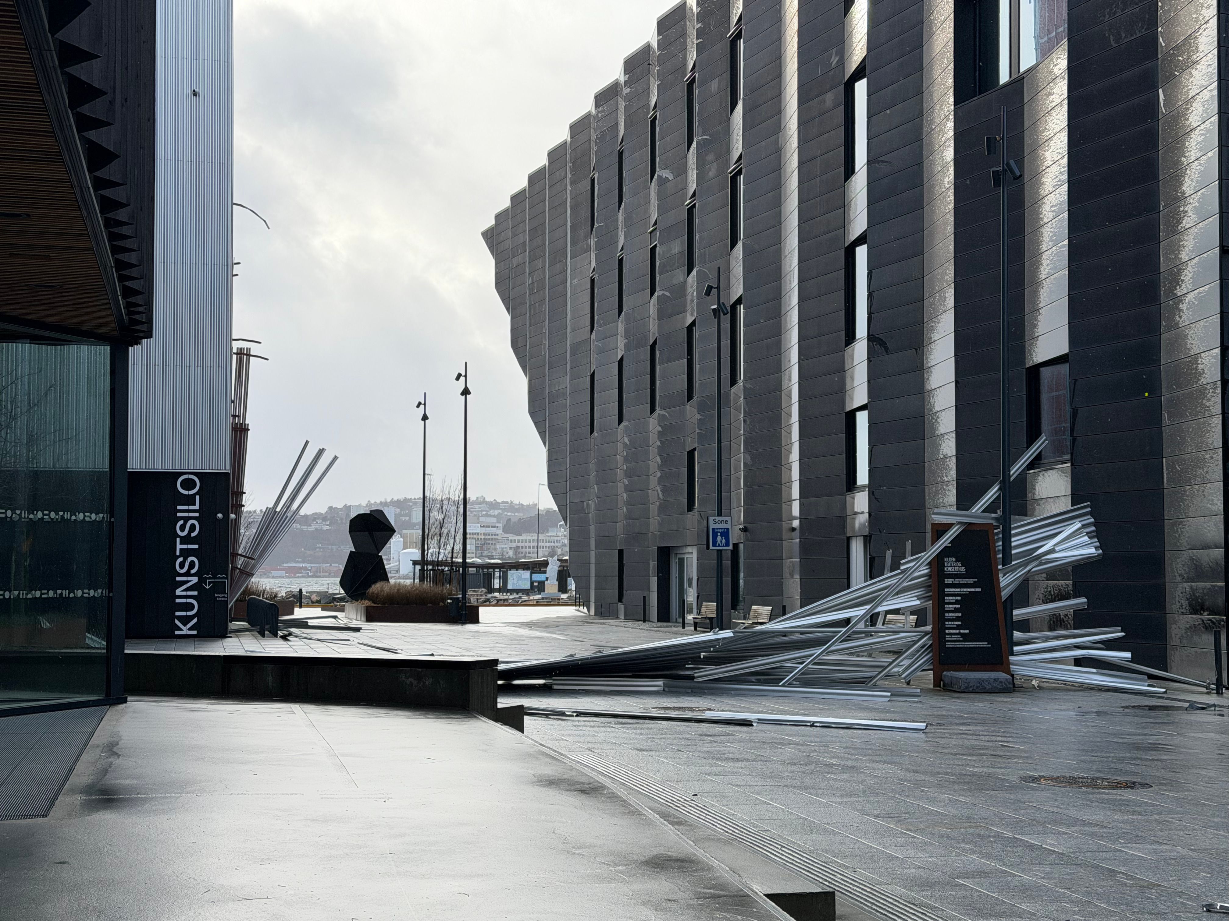 Holder stengt: – Takknemlige for at ingen kom til skade