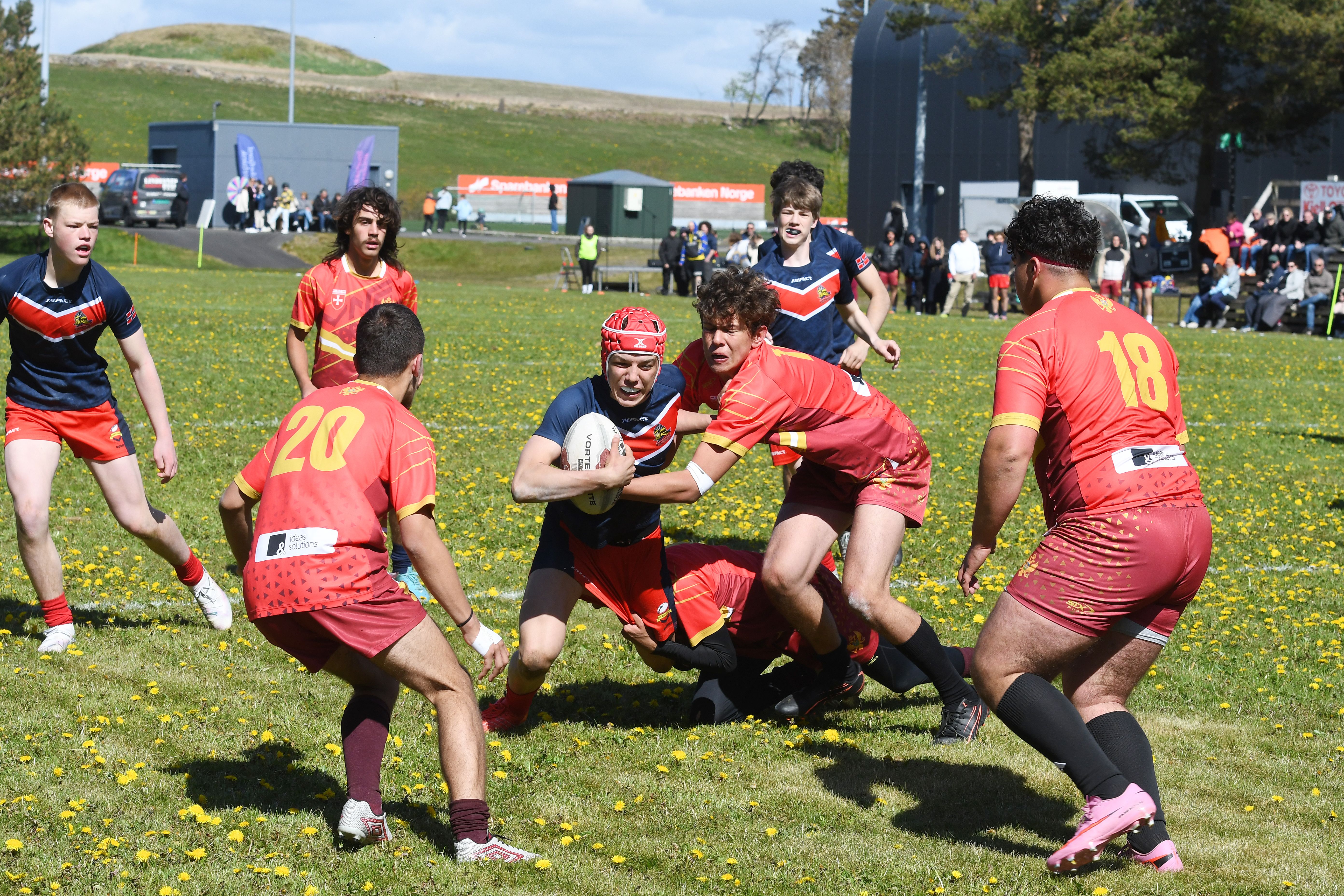 Tøffe tak da ny rugbybane ble innviet med landskamp