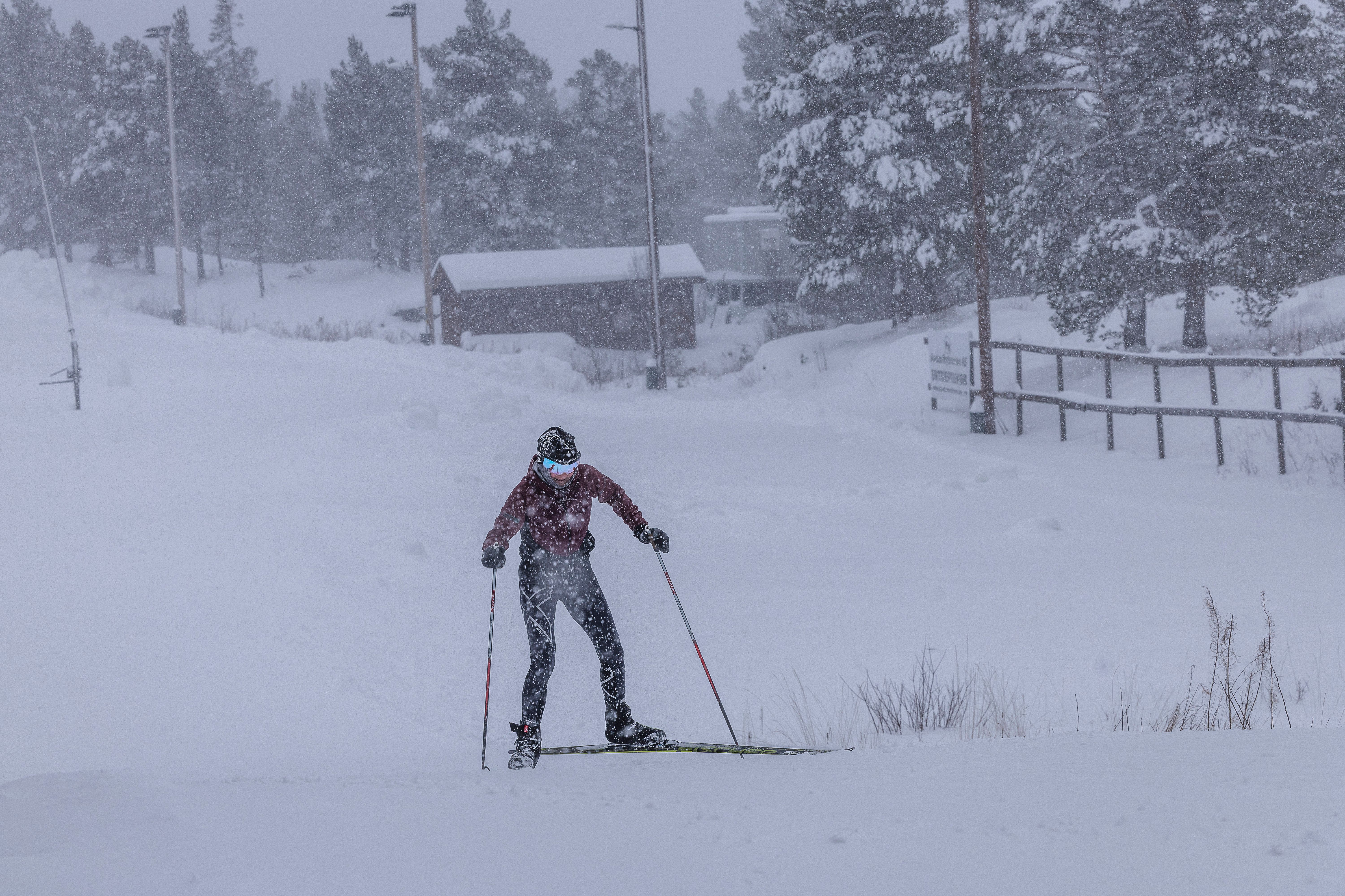 Fjellet fylles sakte med snø