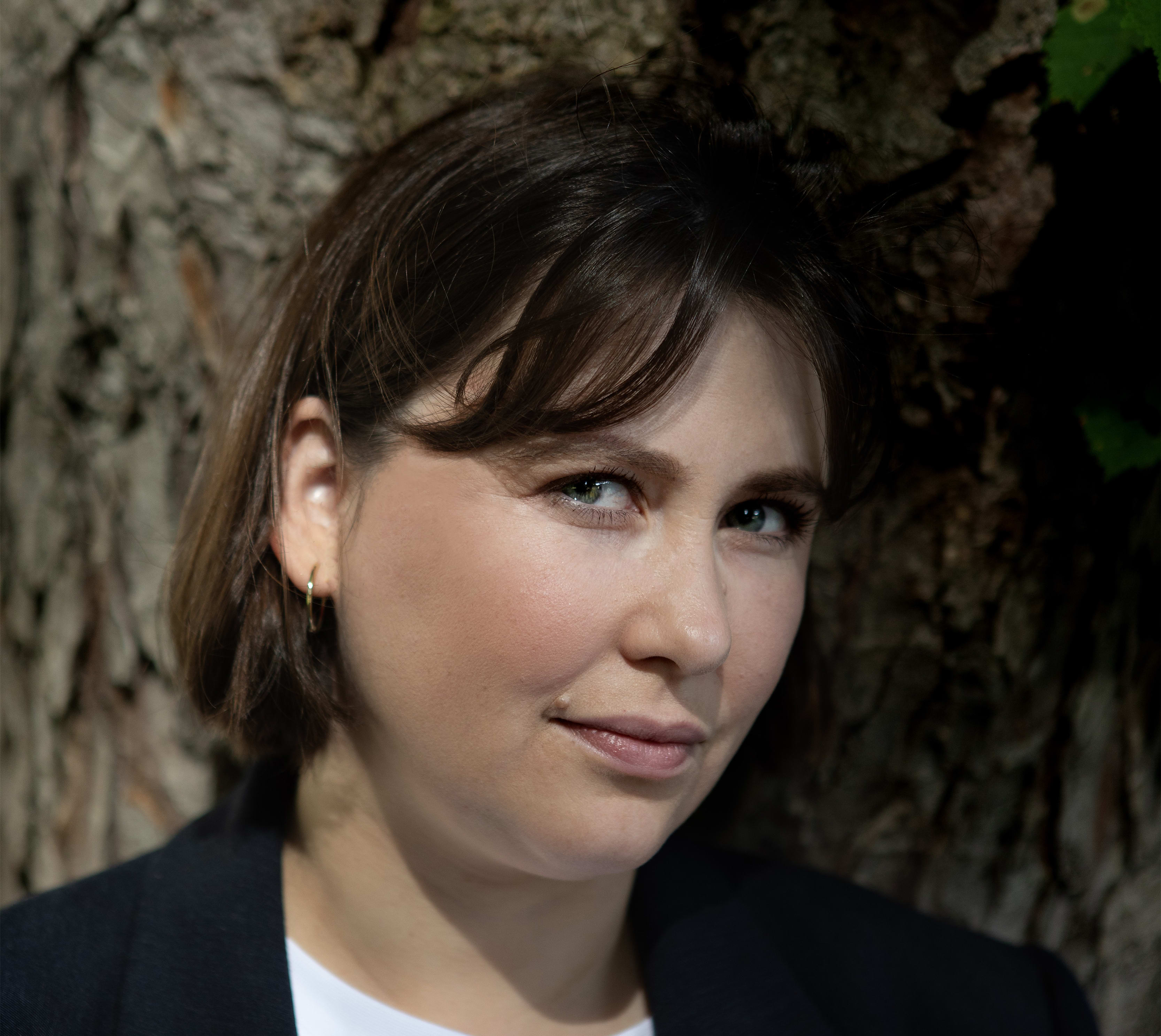 Tar oppgjør med sin drapsdømte mor i fersk bok