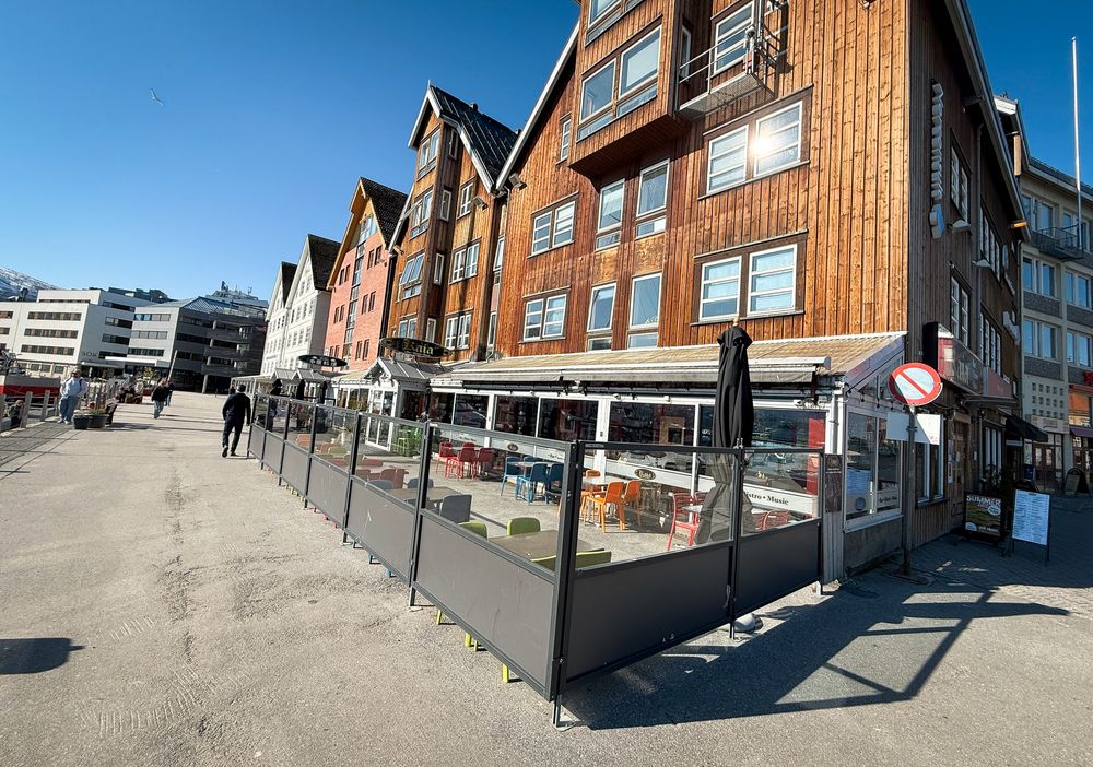 Tar grep på kaia – uteserveringen krympes