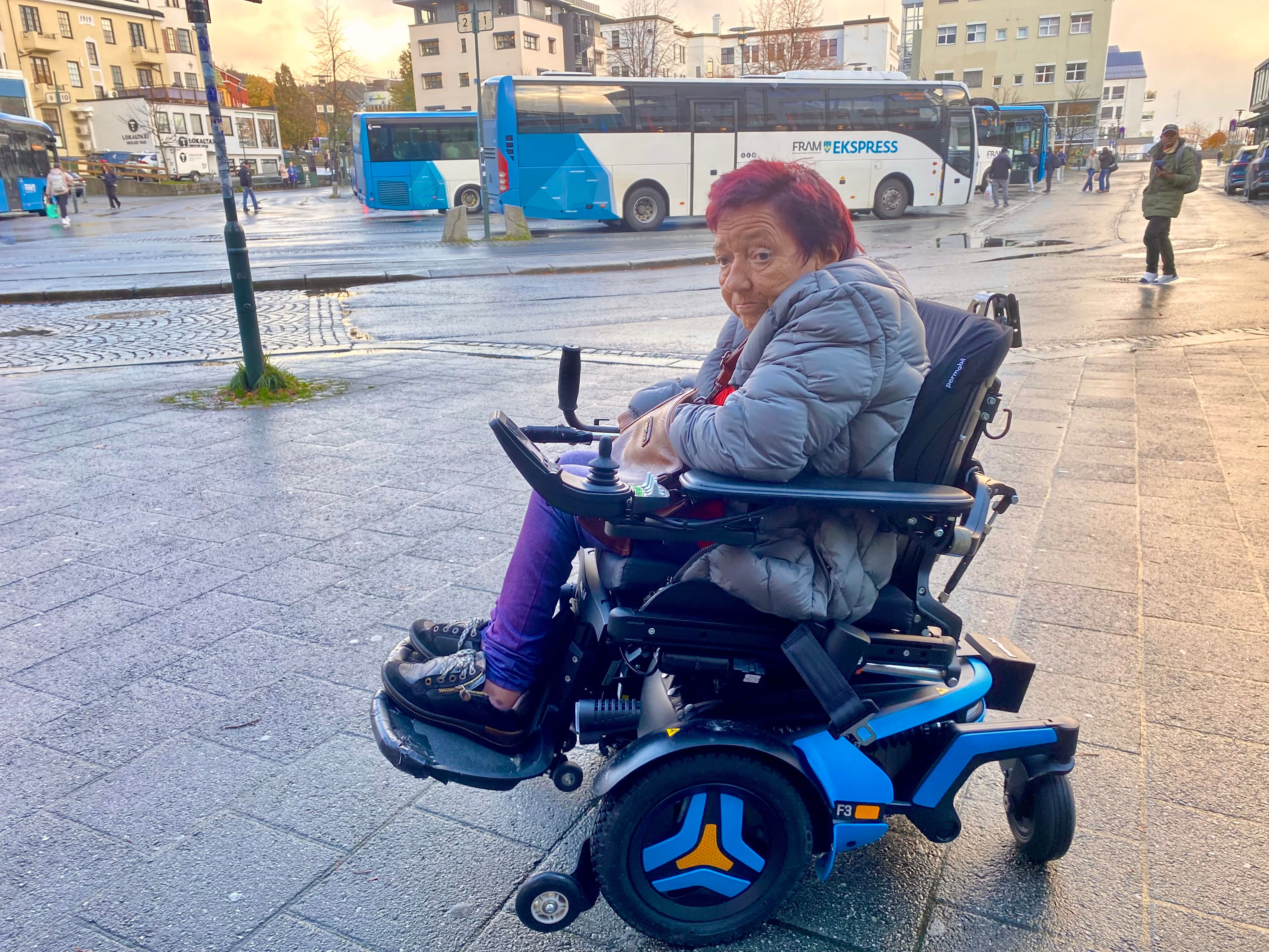 Rullestol på buss: No skal fleire selskap kartleggast - rbnett.no