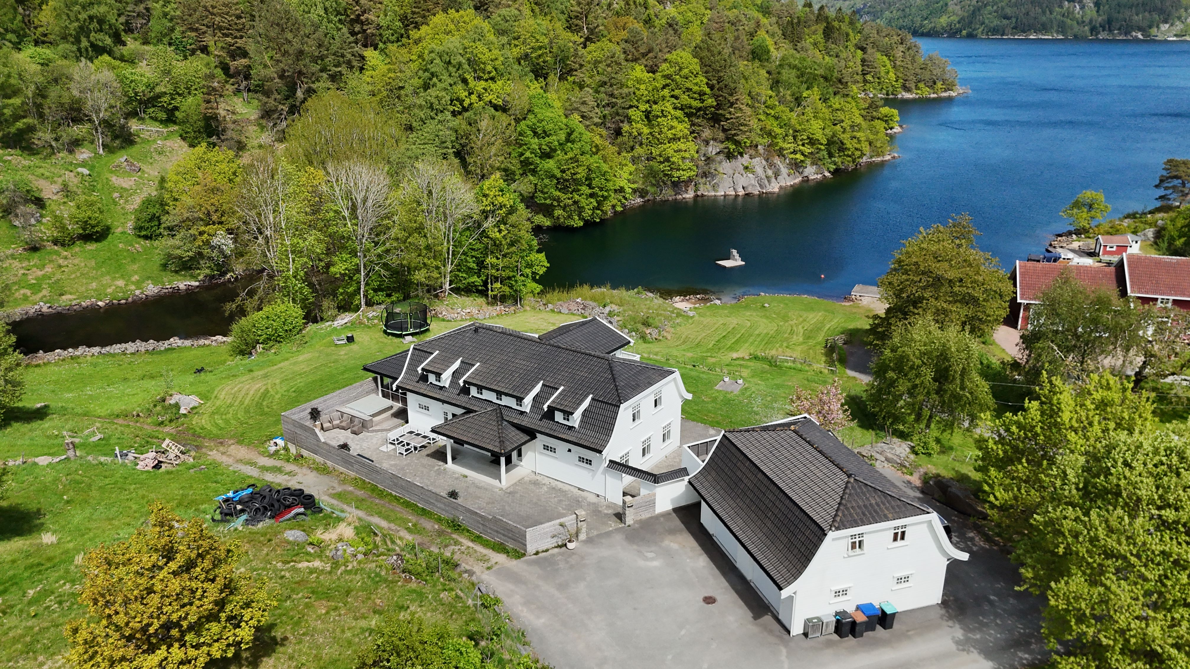 Så mye koster de dyreste ferie­boli­gene i distriktet i sommer