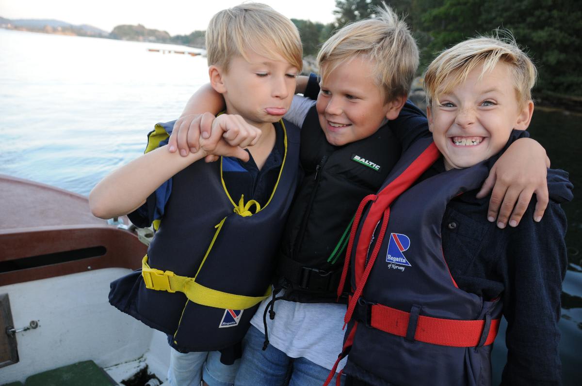 Der gutter er gutter la.no