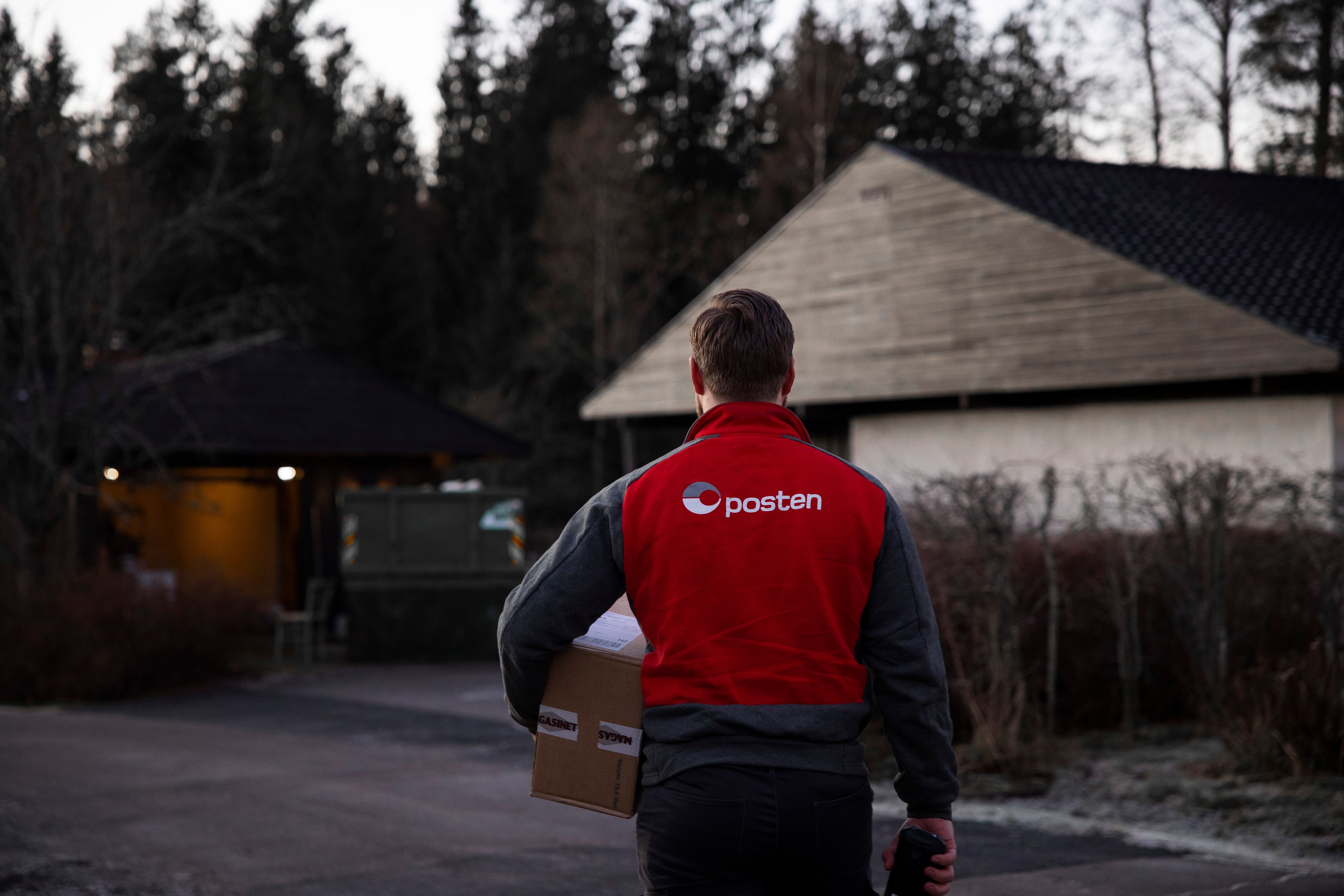 Regje­ringen snur om postle­veringen