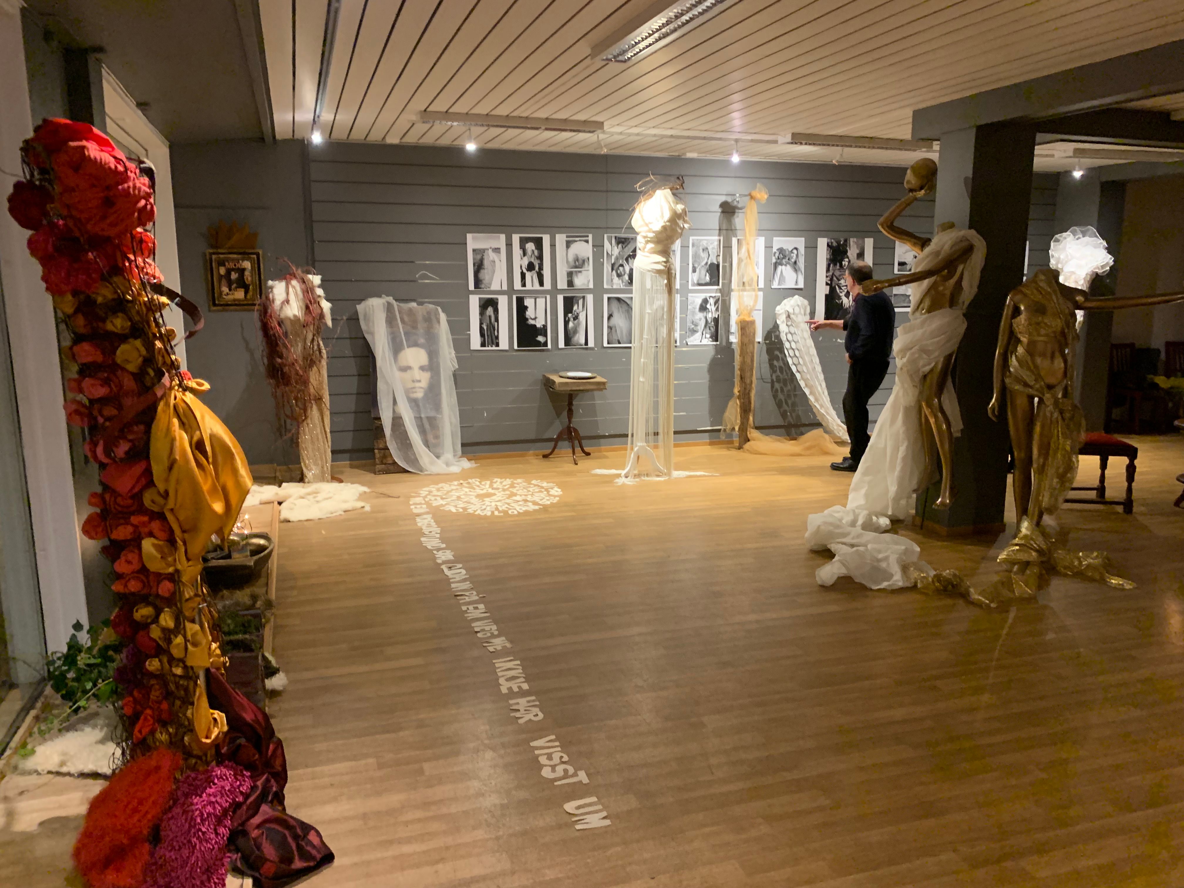 Stiller ut i sentrum