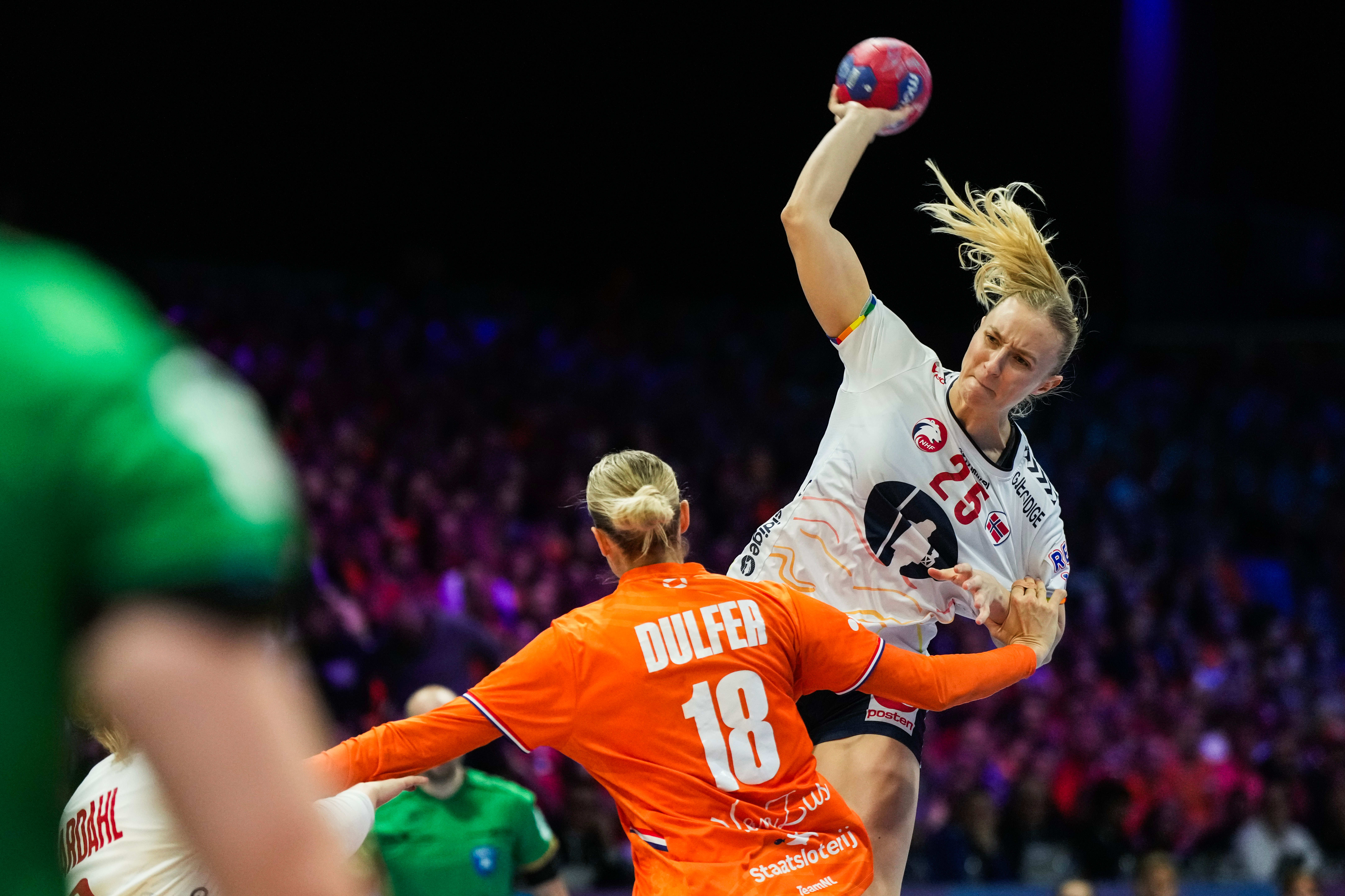 Reistad-show i tøff VM-semifi­nale mot Neder­land