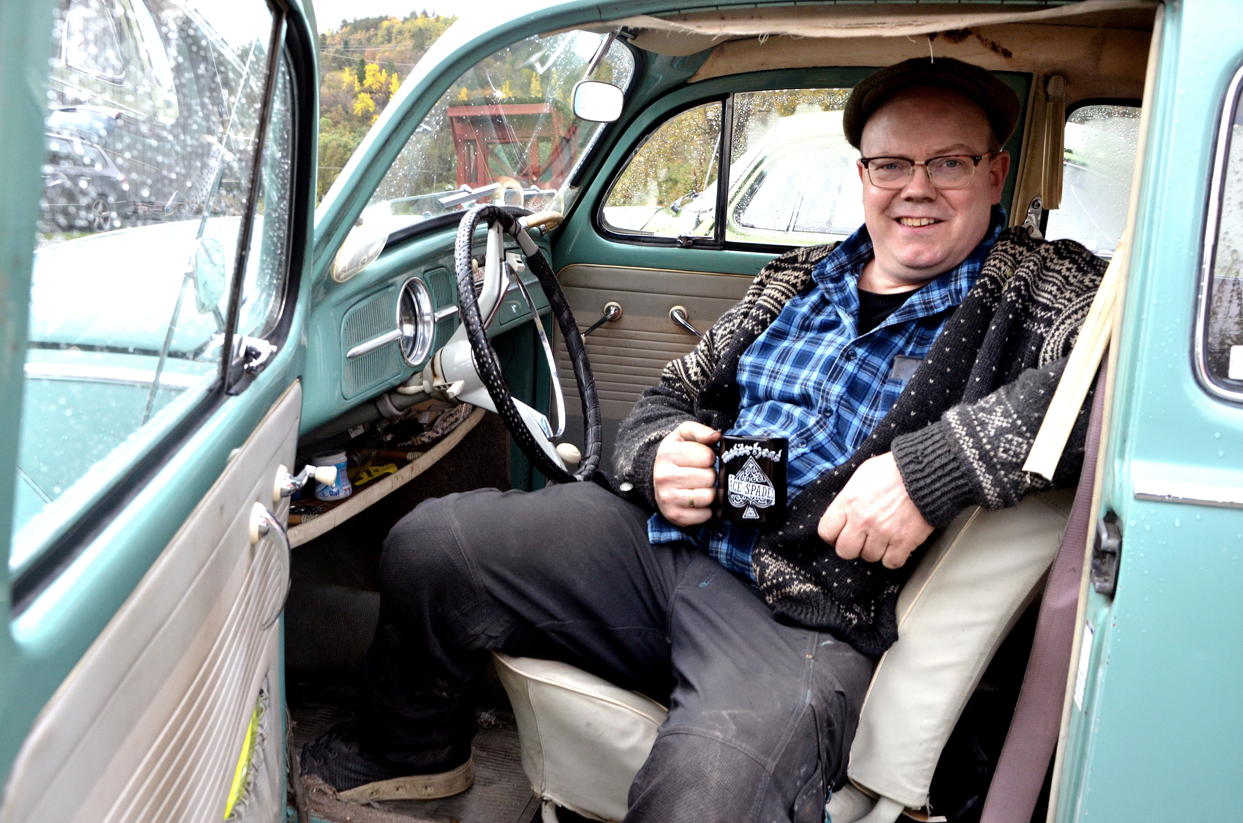 Arnstein (49) har dilla på gammelbil Dette er en sykdom, vet du