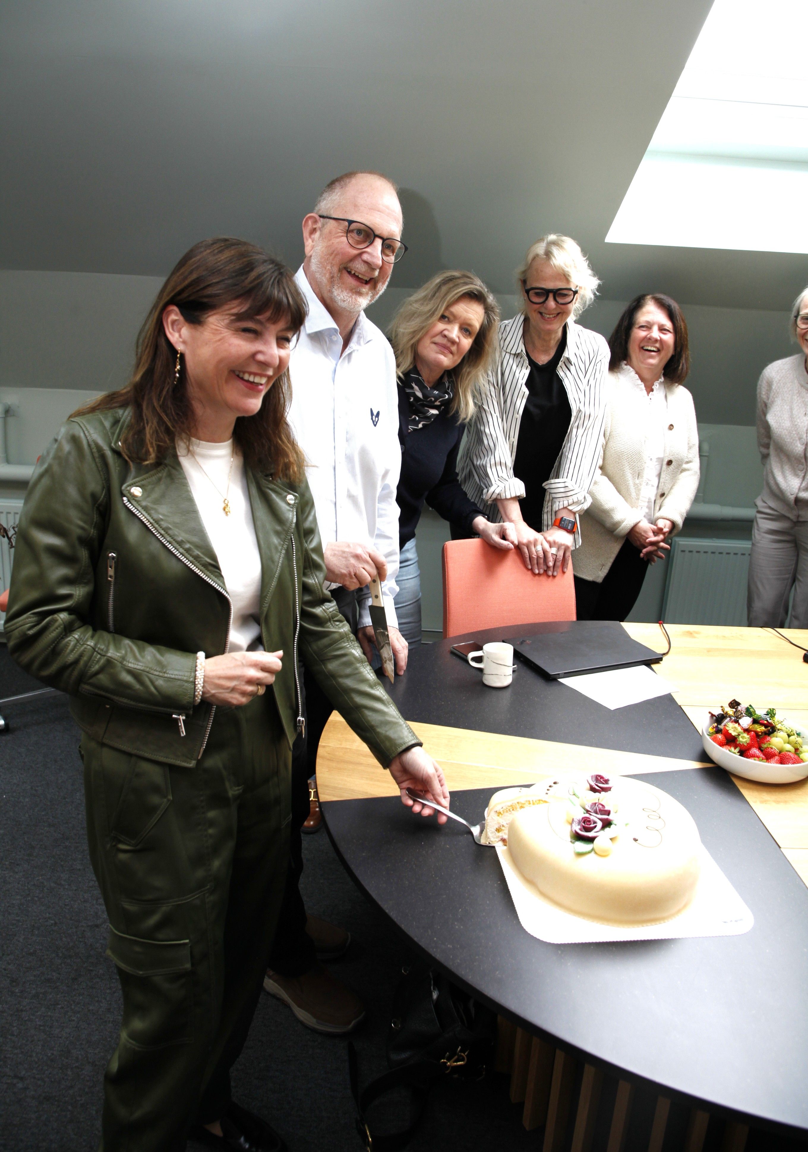 Feiret med kake: Passerte tre milliarder