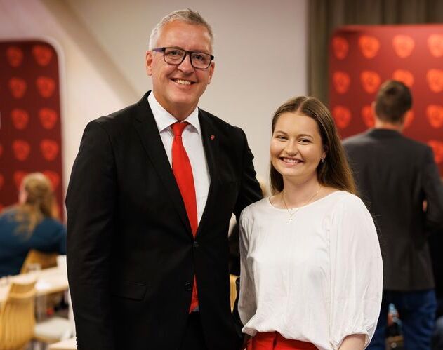 Arbeiderpartiets førstekandidat, Rune Støstad, er som ventet klar for fire nye år. Det er fortsatt litt usikkert hva som skjer med Linnea Lie Holen fra Sør-Fron.
