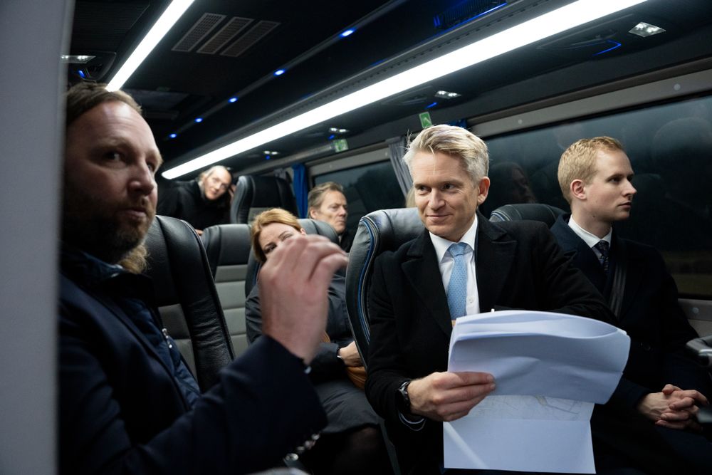 Hvem skal ta regninga for poli­tikken?