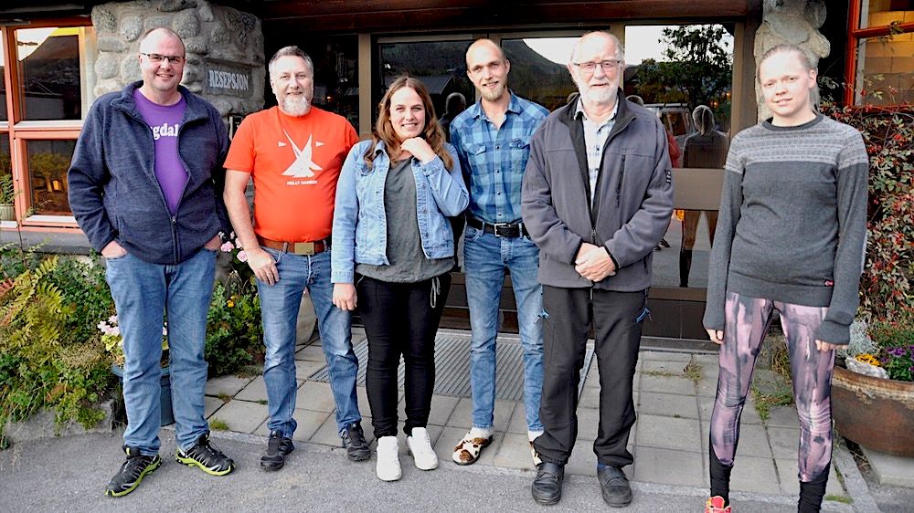 Spente Politikarar I Lom Fjuken no