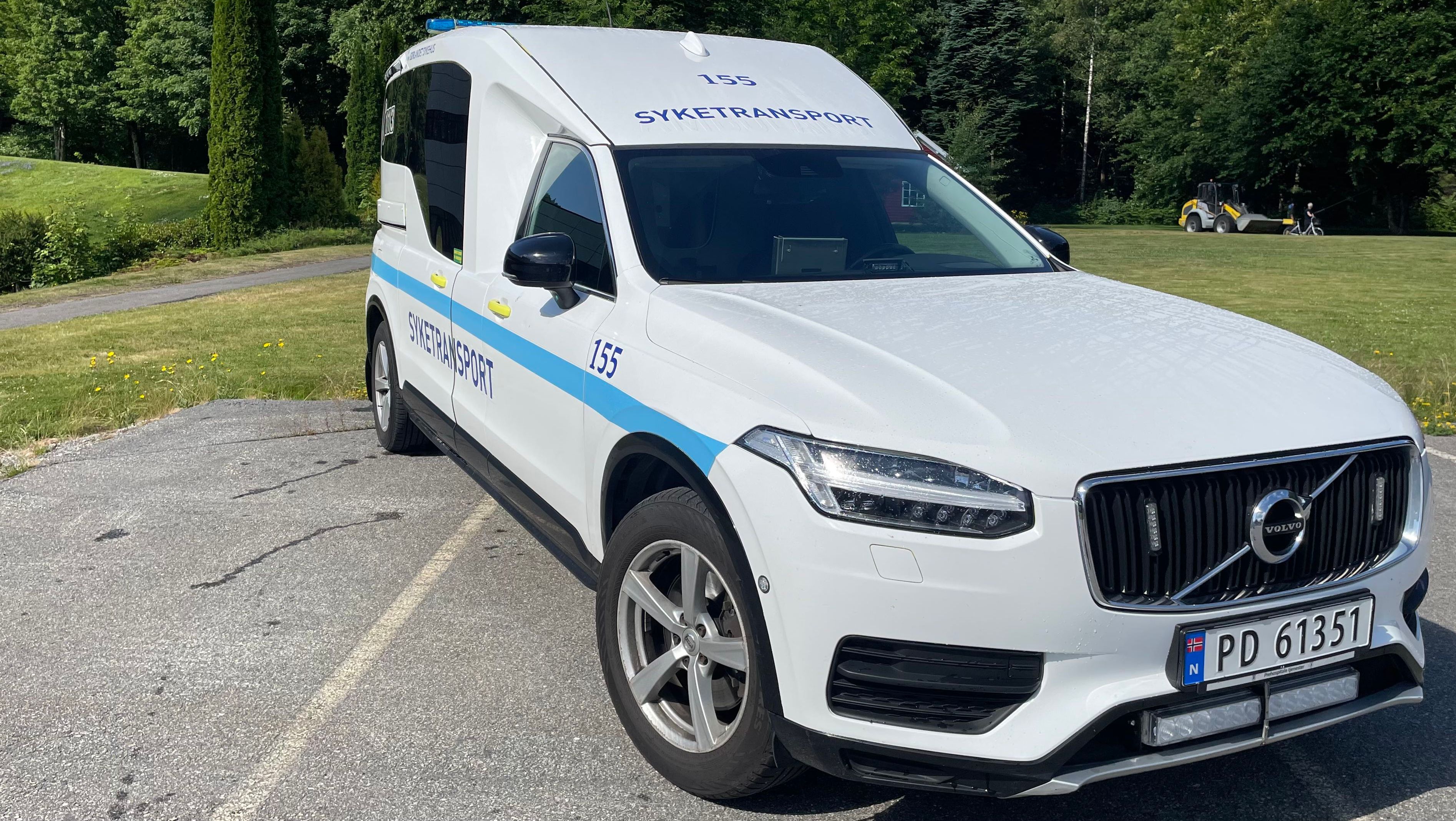Hvite ambulanser skal avlaste de gule - fvn.no