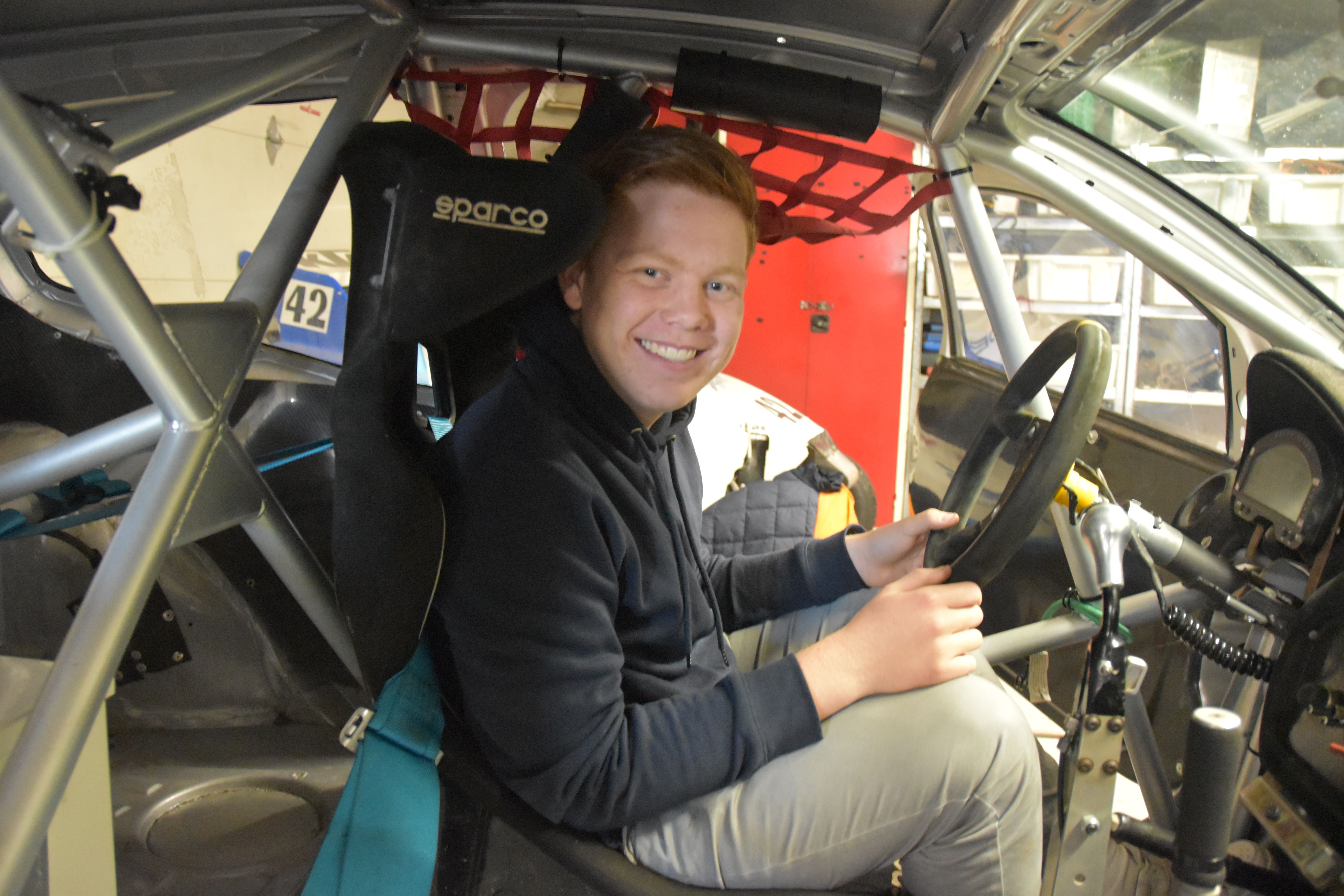 Motorsport-talentet ble overrasket på konfirmasjonsdagen: – Det ble ...