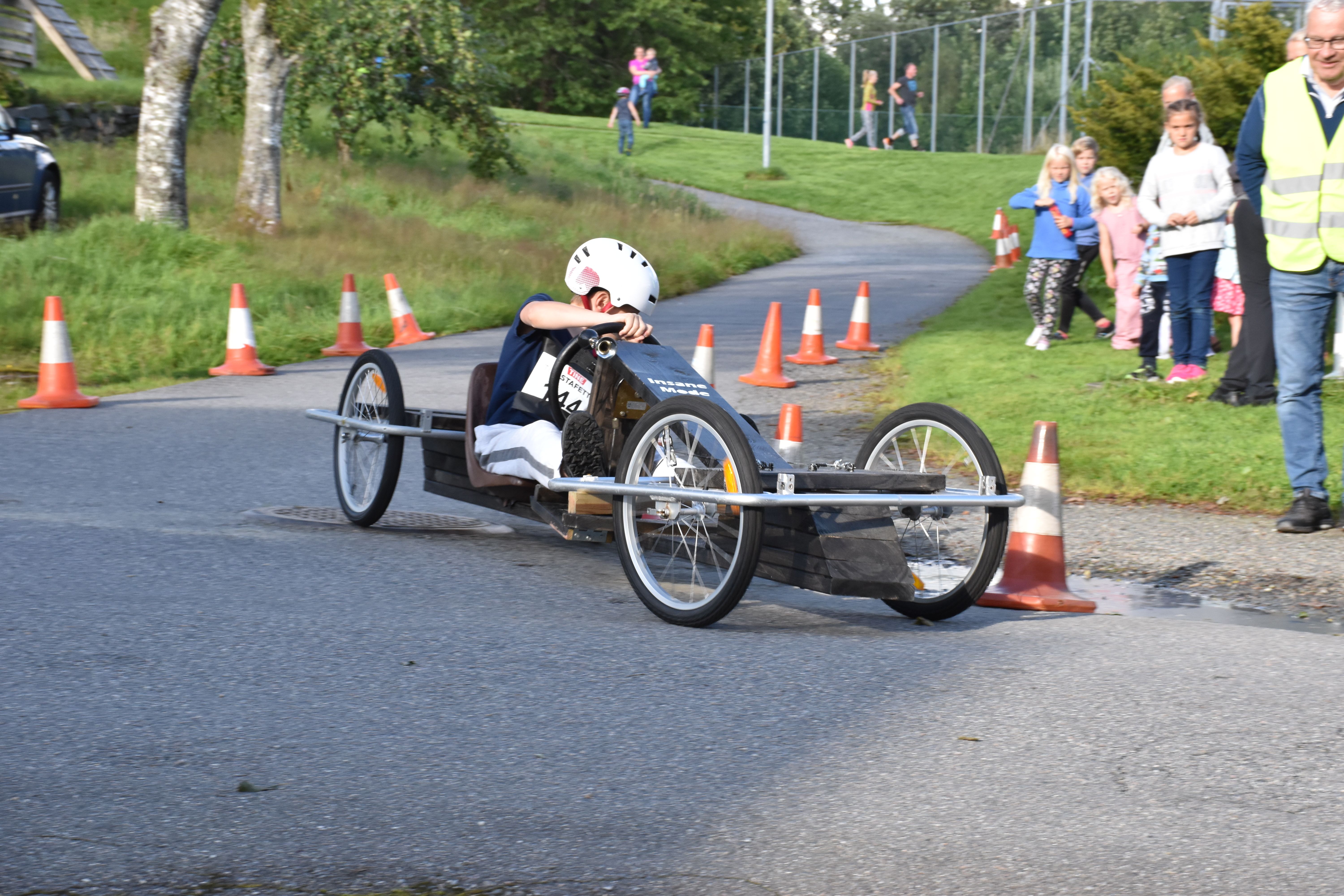 Fart og spenning med olabil-race - strilen.no