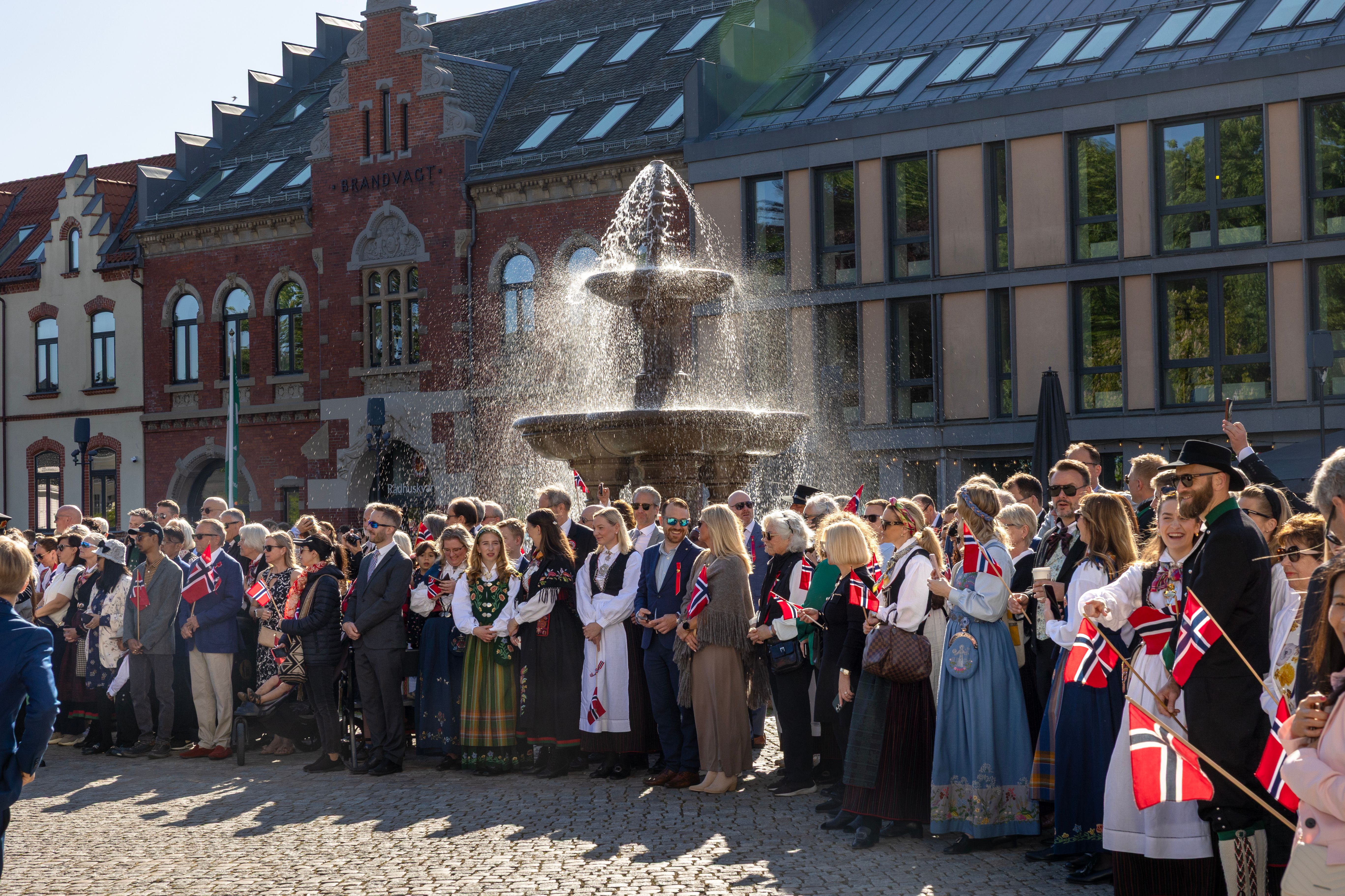 Se andres 17. mai-bilder og del dine blinkskudd med oss