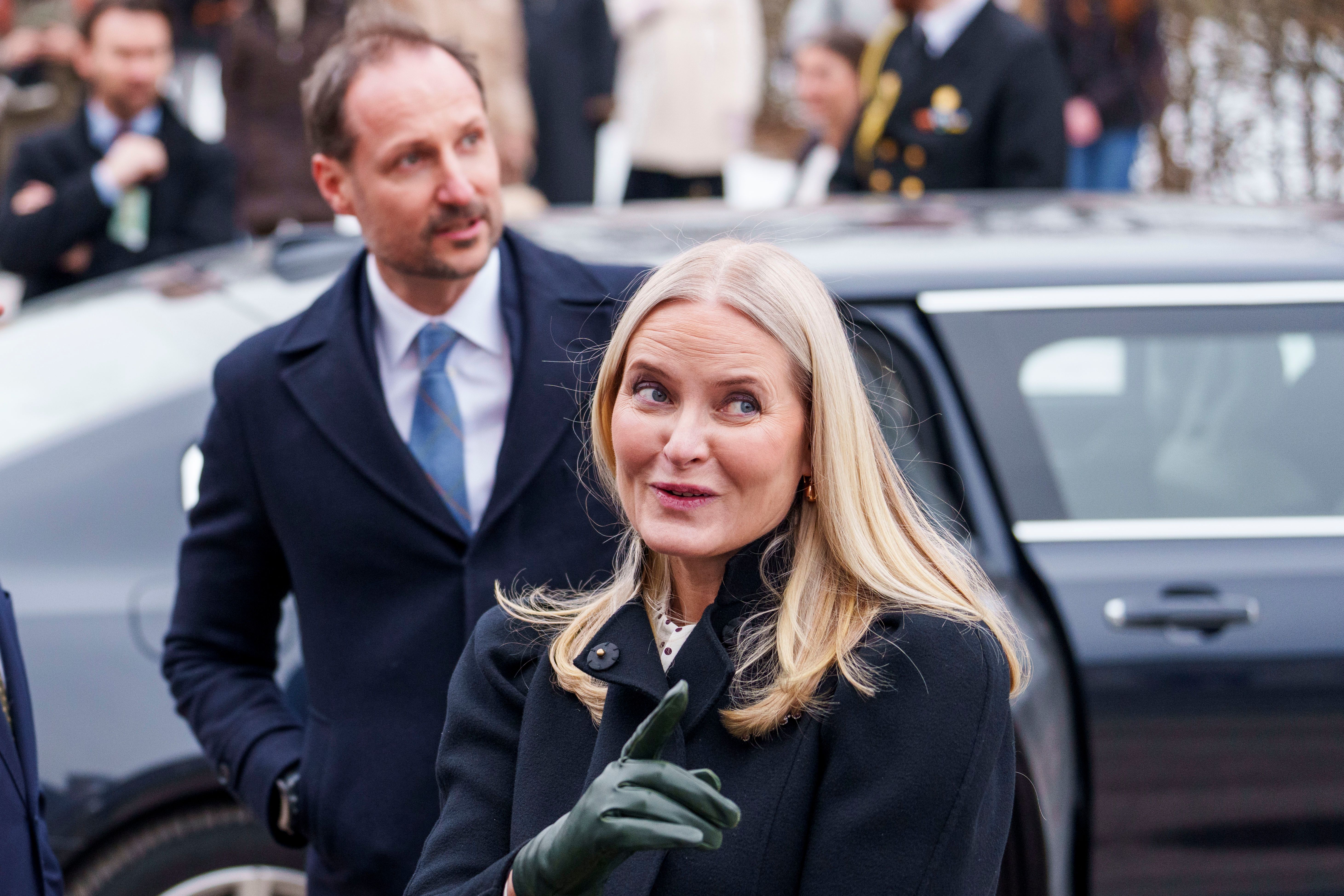 Kronprin­sesse Mette-Marit: – Jeg ønsker å komme med en dyp bekla­gelse