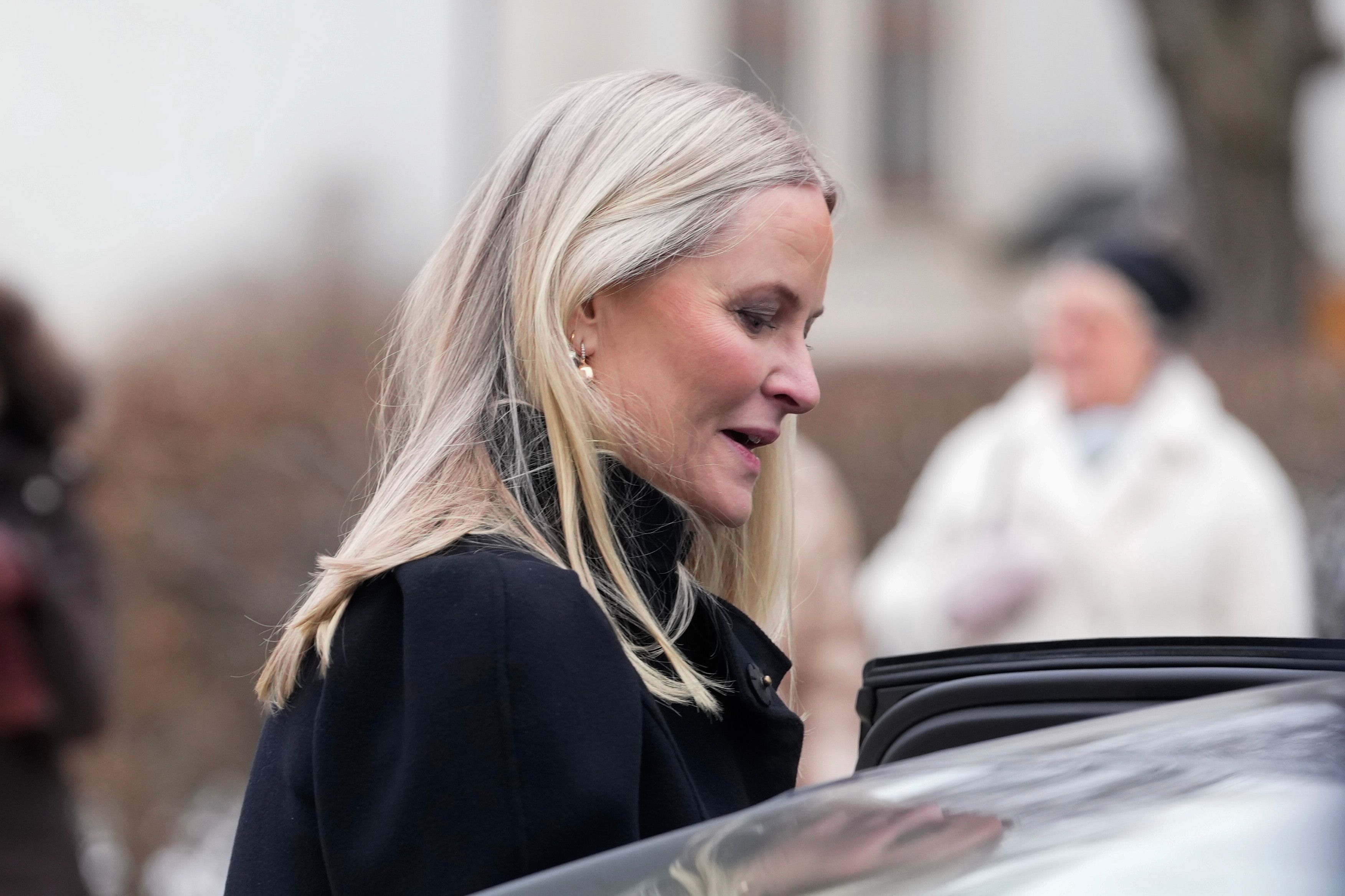 Mette-Marit om Epstein-kontakt: – Jeg angrer