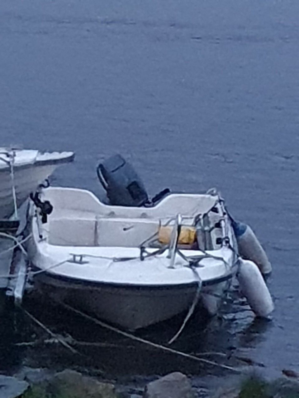 Båt funnet drivende i elva - l-a.no