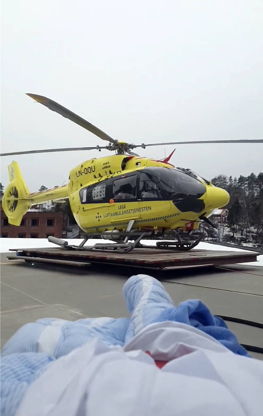 Et fall på isen endret alt. Nå har de fått én million.