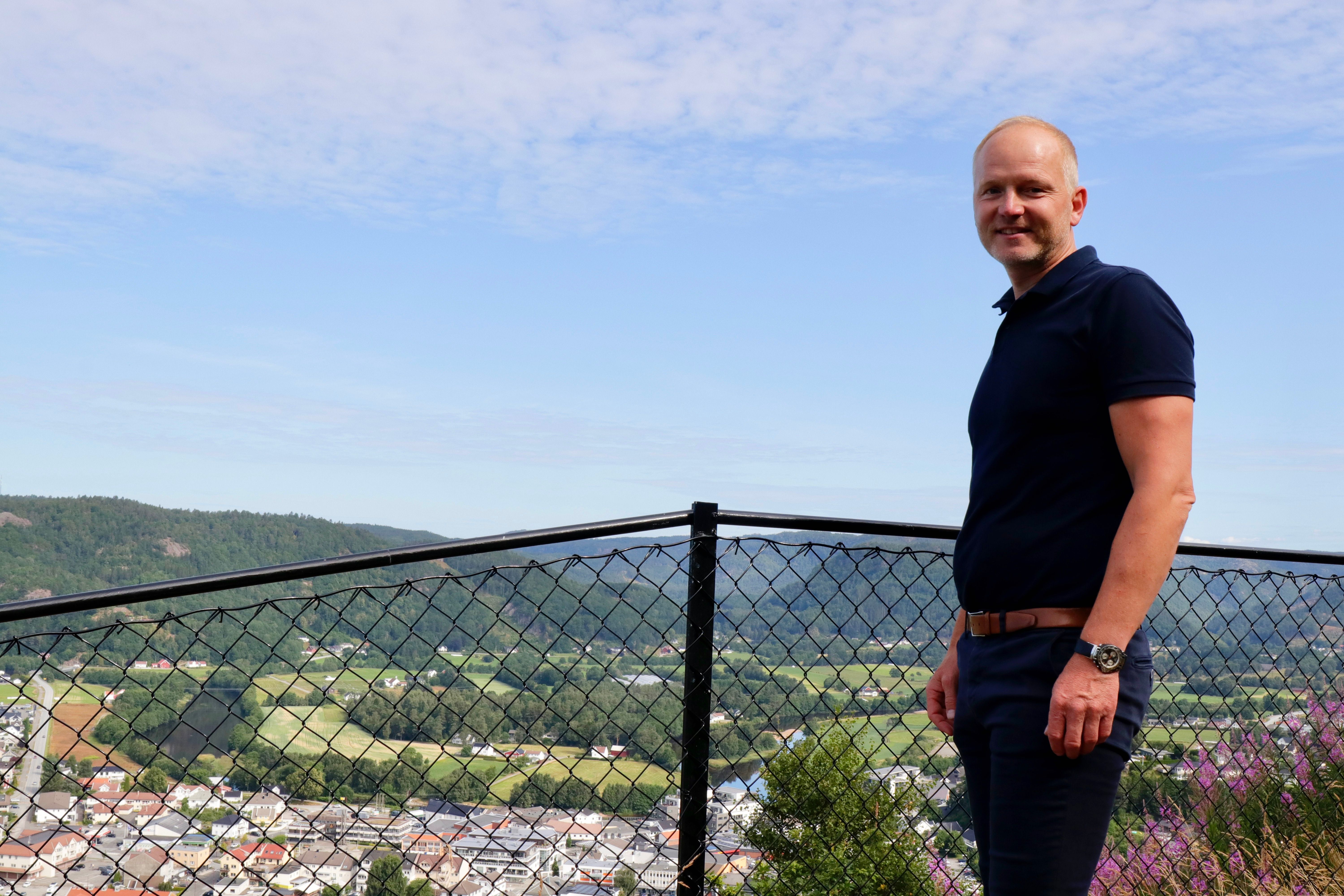 Vil vite om dagens rutiner rundt politiattester gir nødvendig kontroll og trygghet