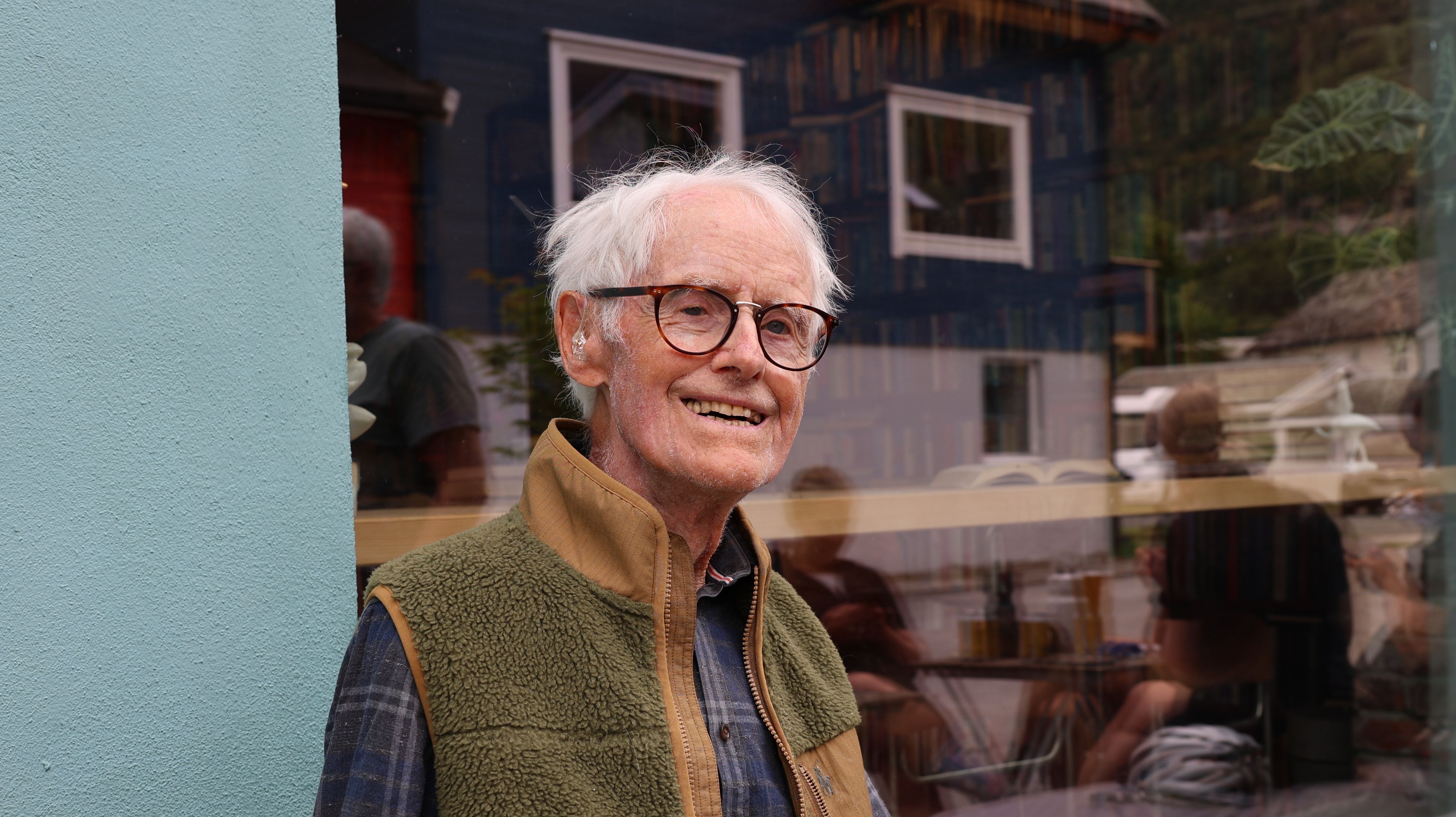 Rolv (95) var med på å skrive lovverk og har vore dommar i Høgsterett ...