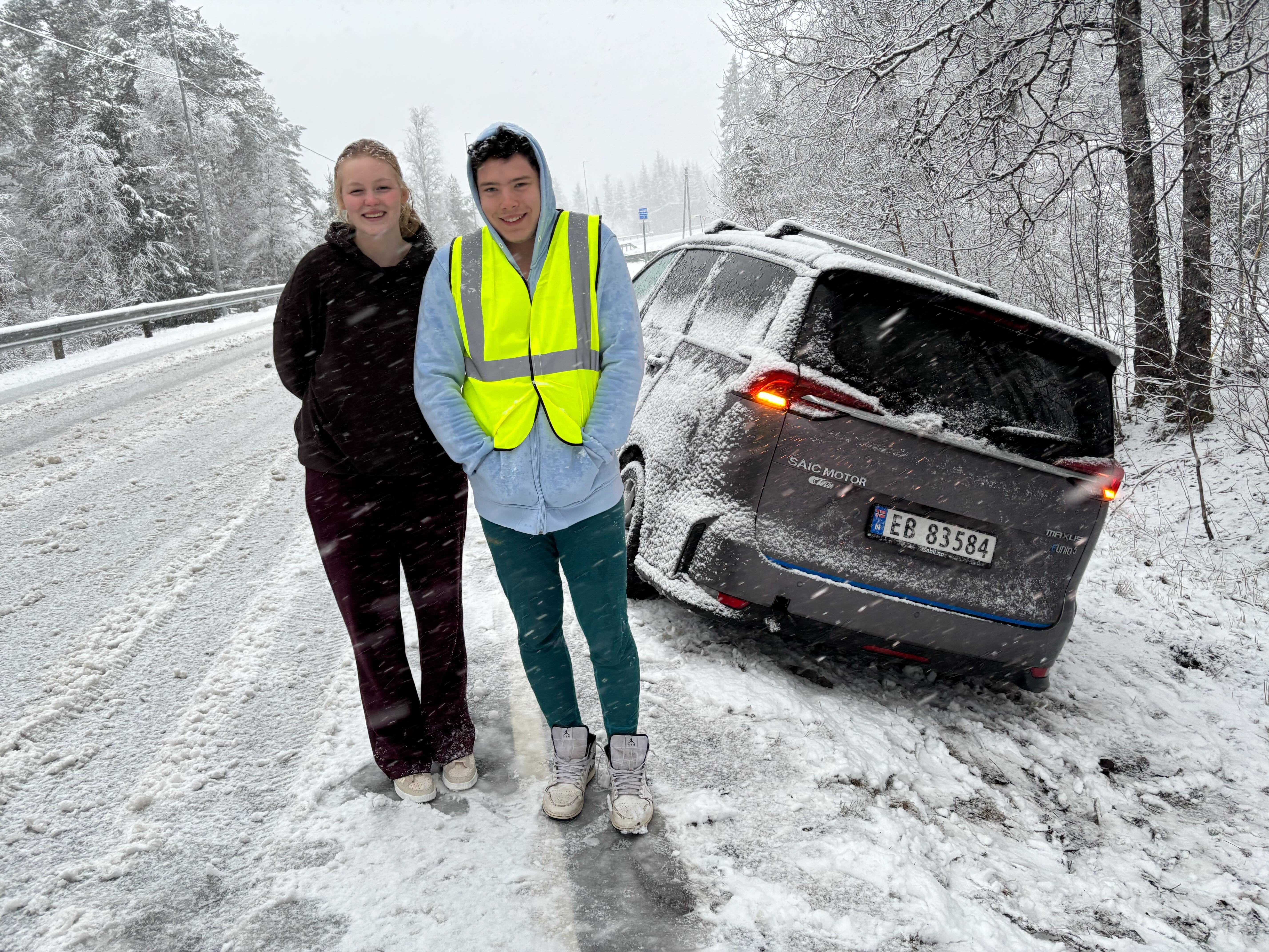 – Vi ante fred og ingen fare. Plutselig seiler jeg rundt med bilen.
