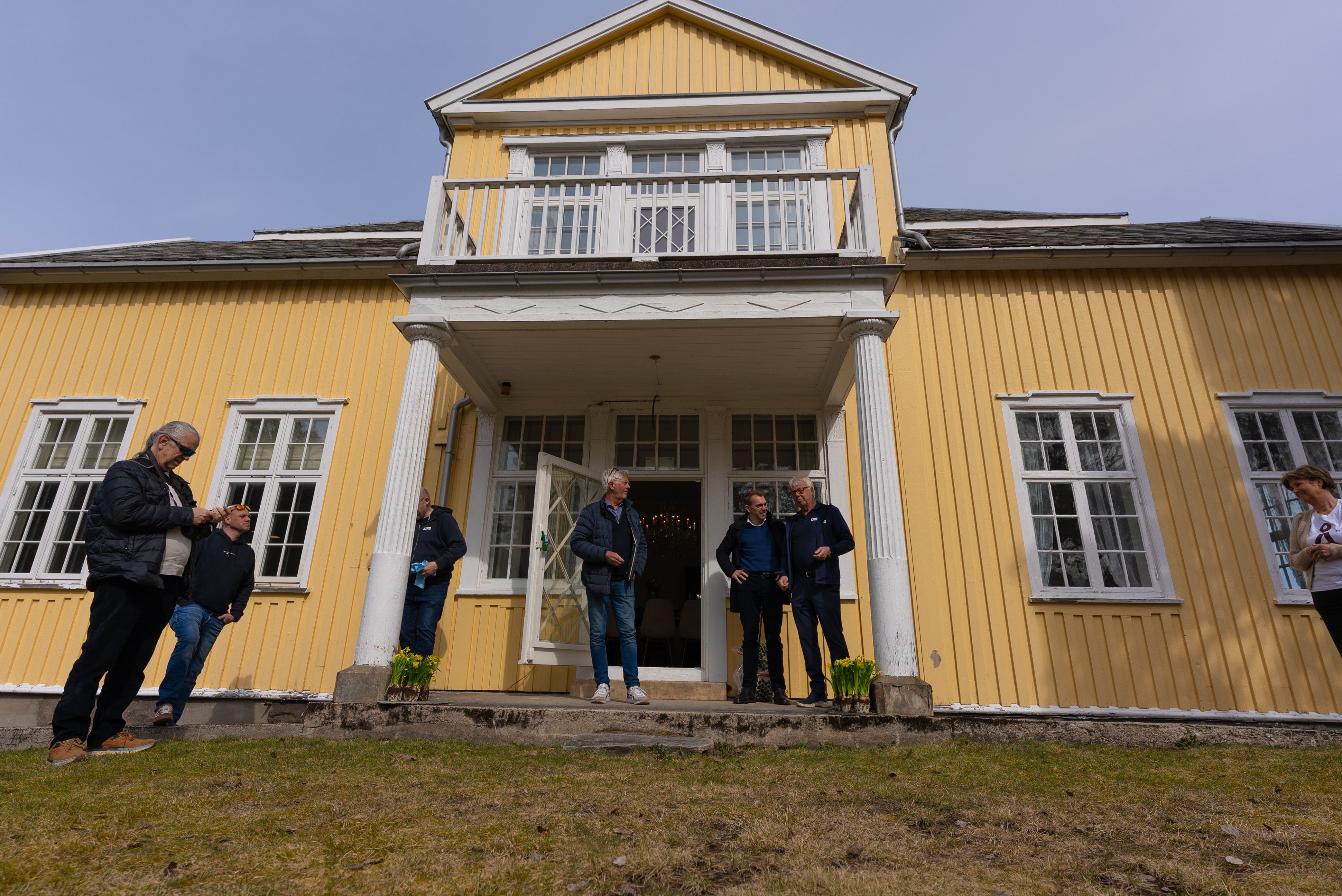 Kjøpte huset for én krone. Nå er det pusset opp og klar til bruk.