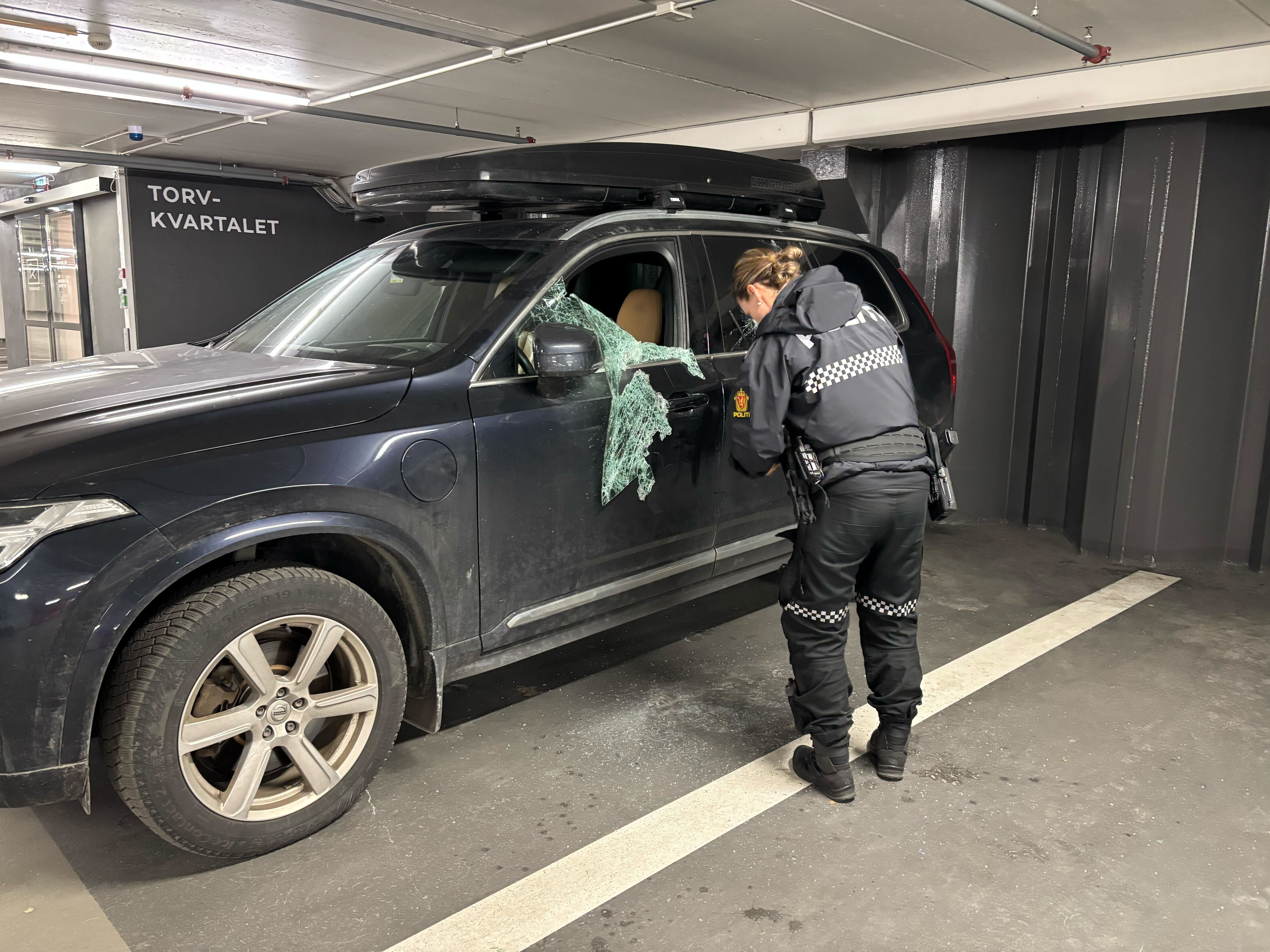 Innbrudd i biler i flere parkeringshus: – Stygge skader