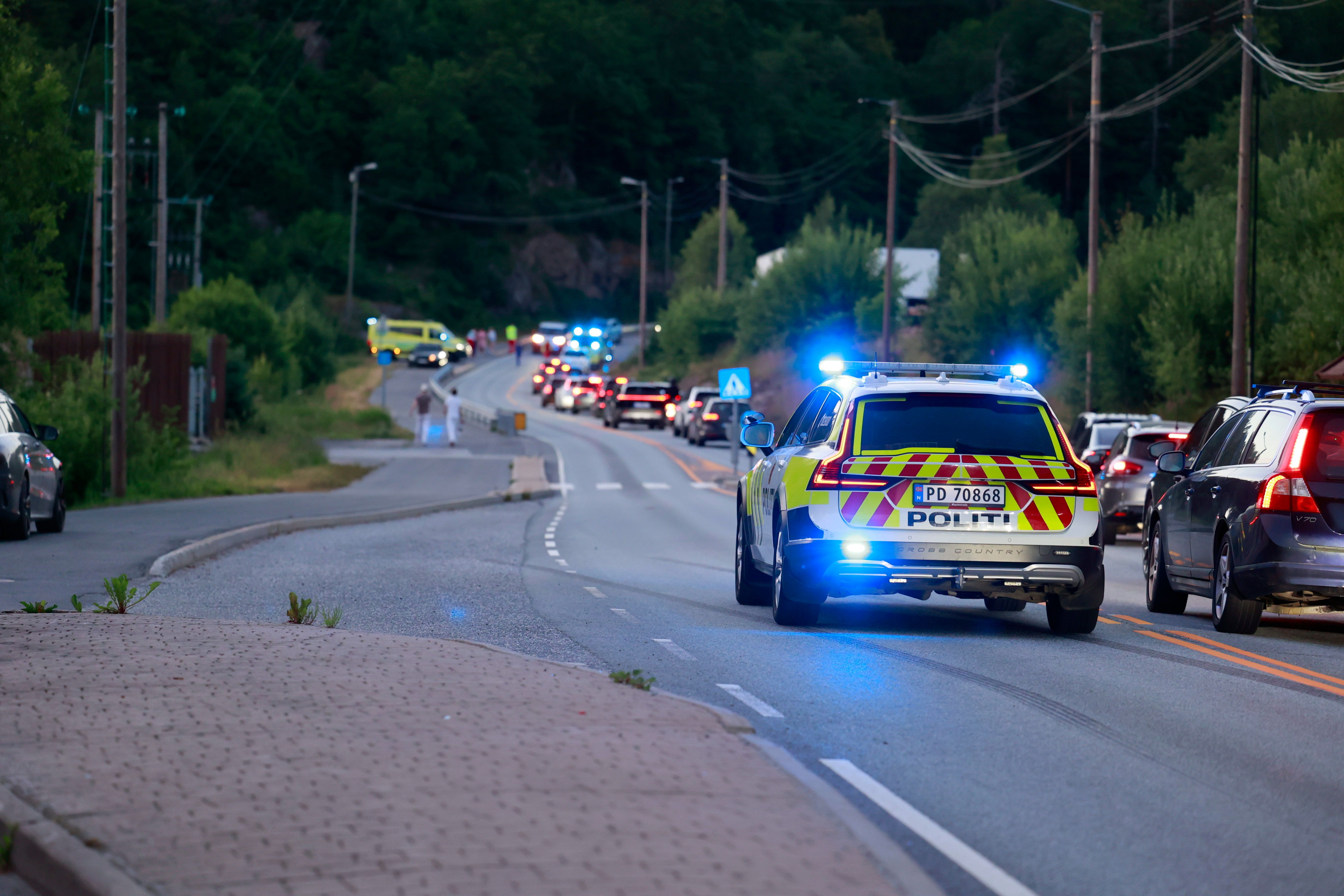 Motorsykkel og bil i ulykke