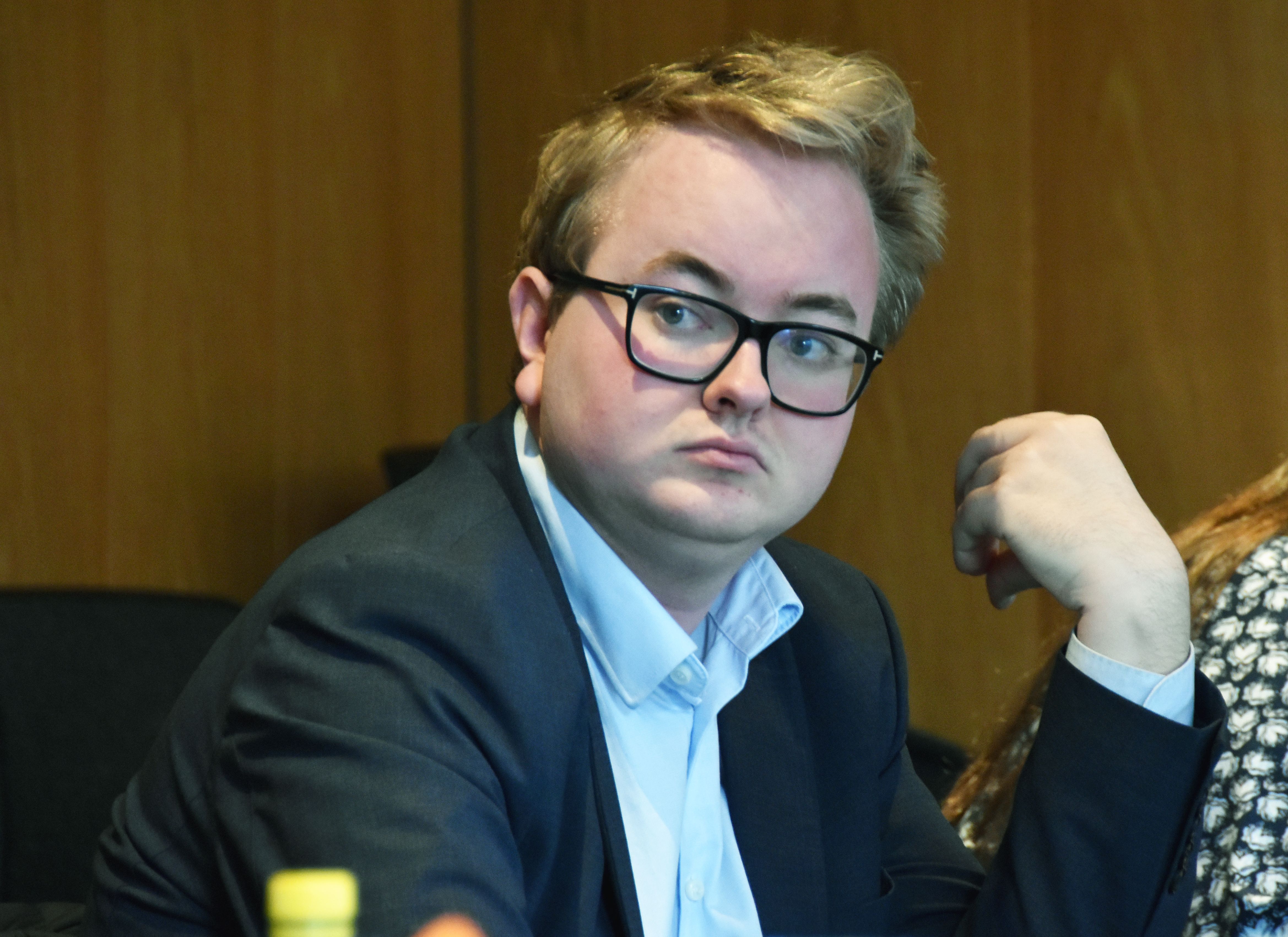 Flertall for riving av Herredshuset: – Sentrum råtner på rot ...