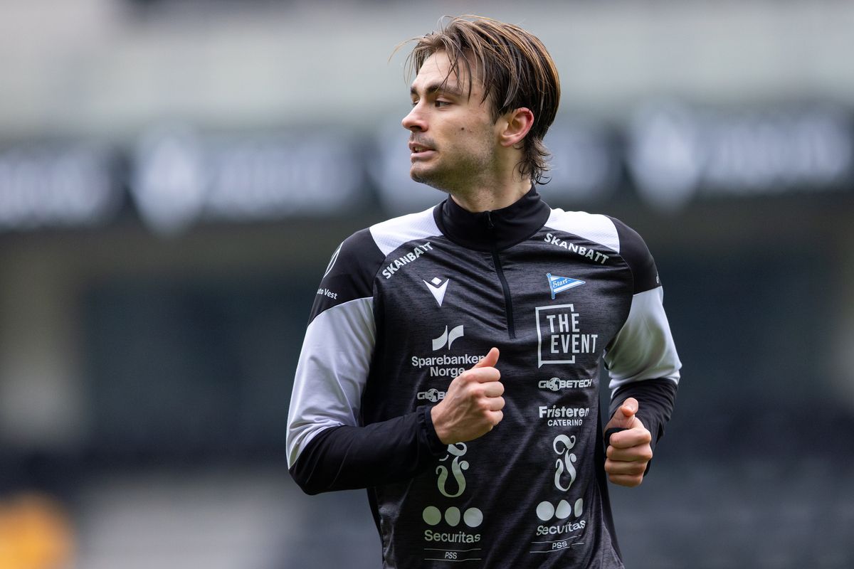 Vindbjart-kapteinen har trent med Start denne uka. Nå reiser han til ny klubb.