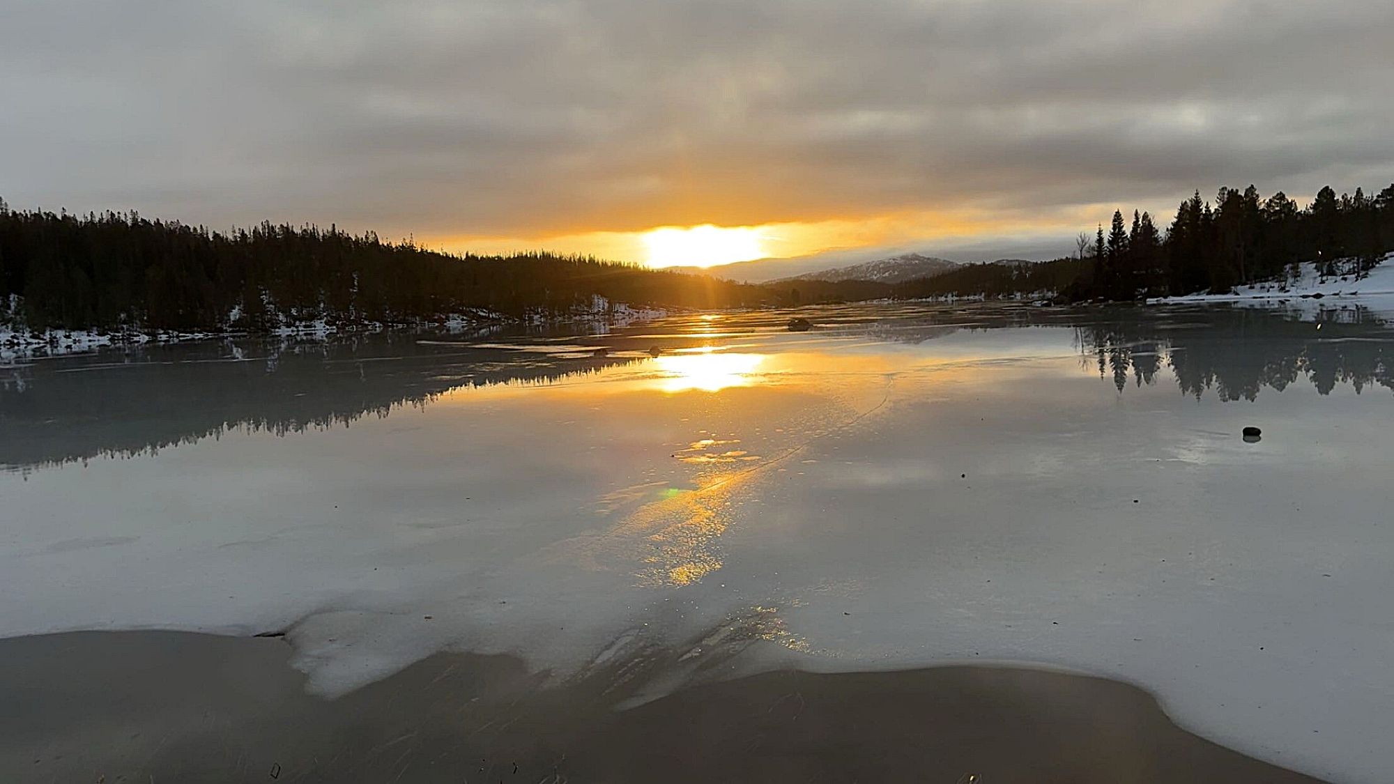 Når sola finner isen - gauldalsposten.no