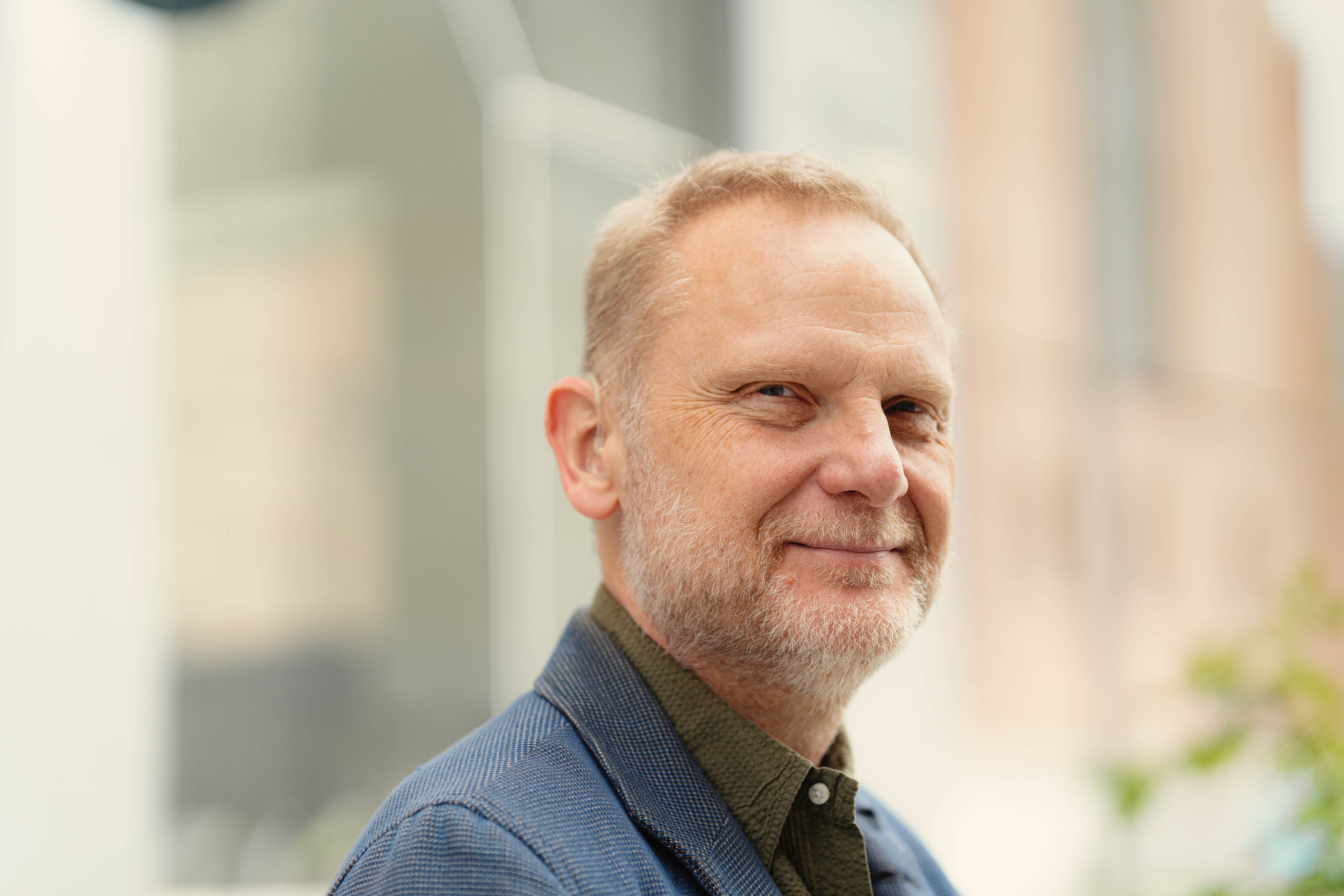 Holder foredrag på kultur­bokhan­delen