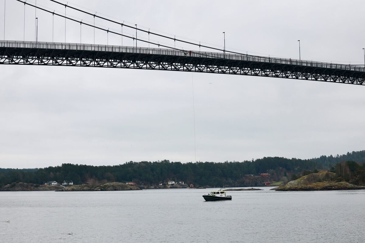 Flere nødetater øver på bru