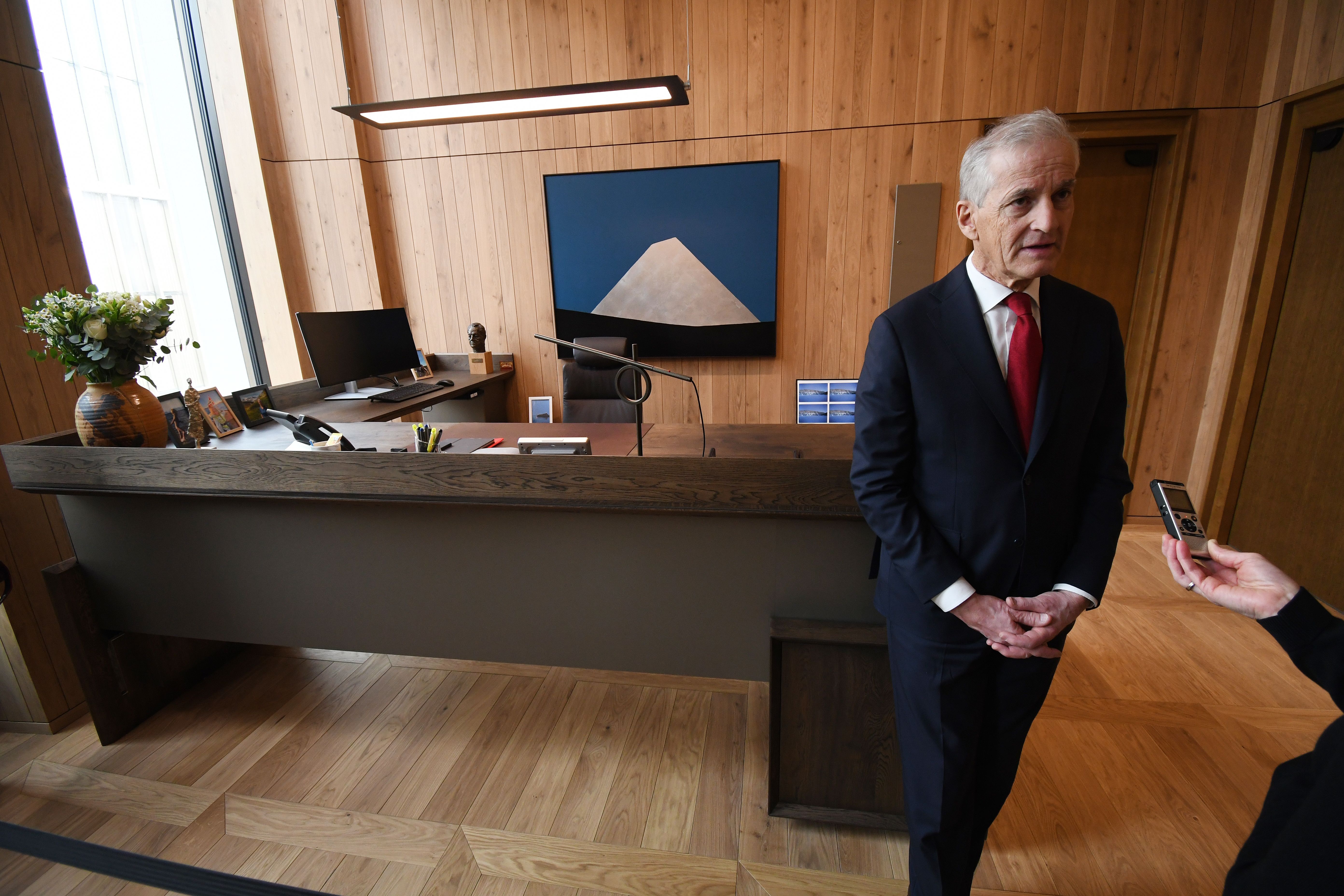 Statsministeren roste lokal bedrift: – Håndarbeid av første klasse