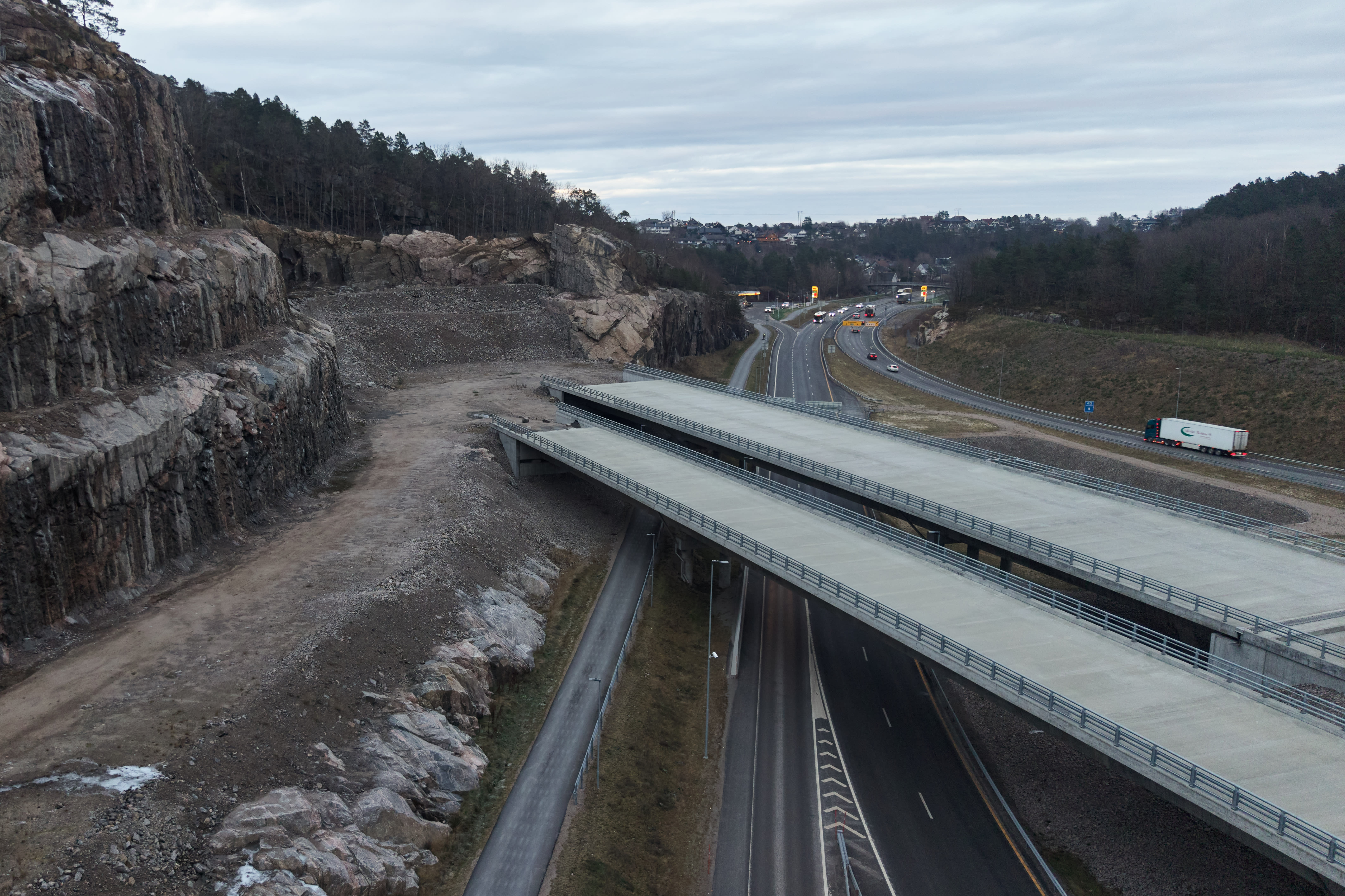 Stanser her. Vil koste over sju milliarder å fullføre.