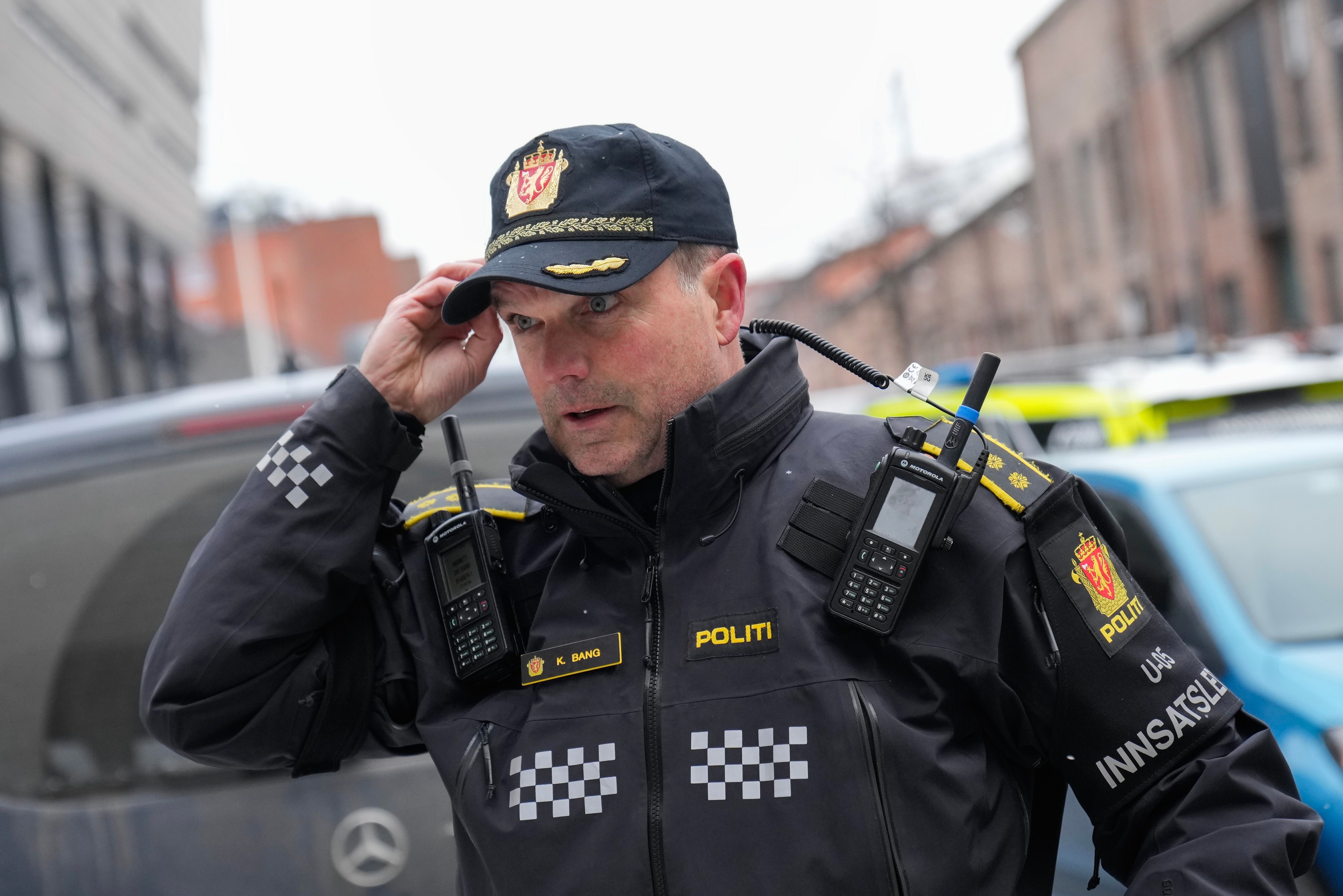3–4 skudd avfyrt ved videregående skole i Oslo – leter etter én person ...