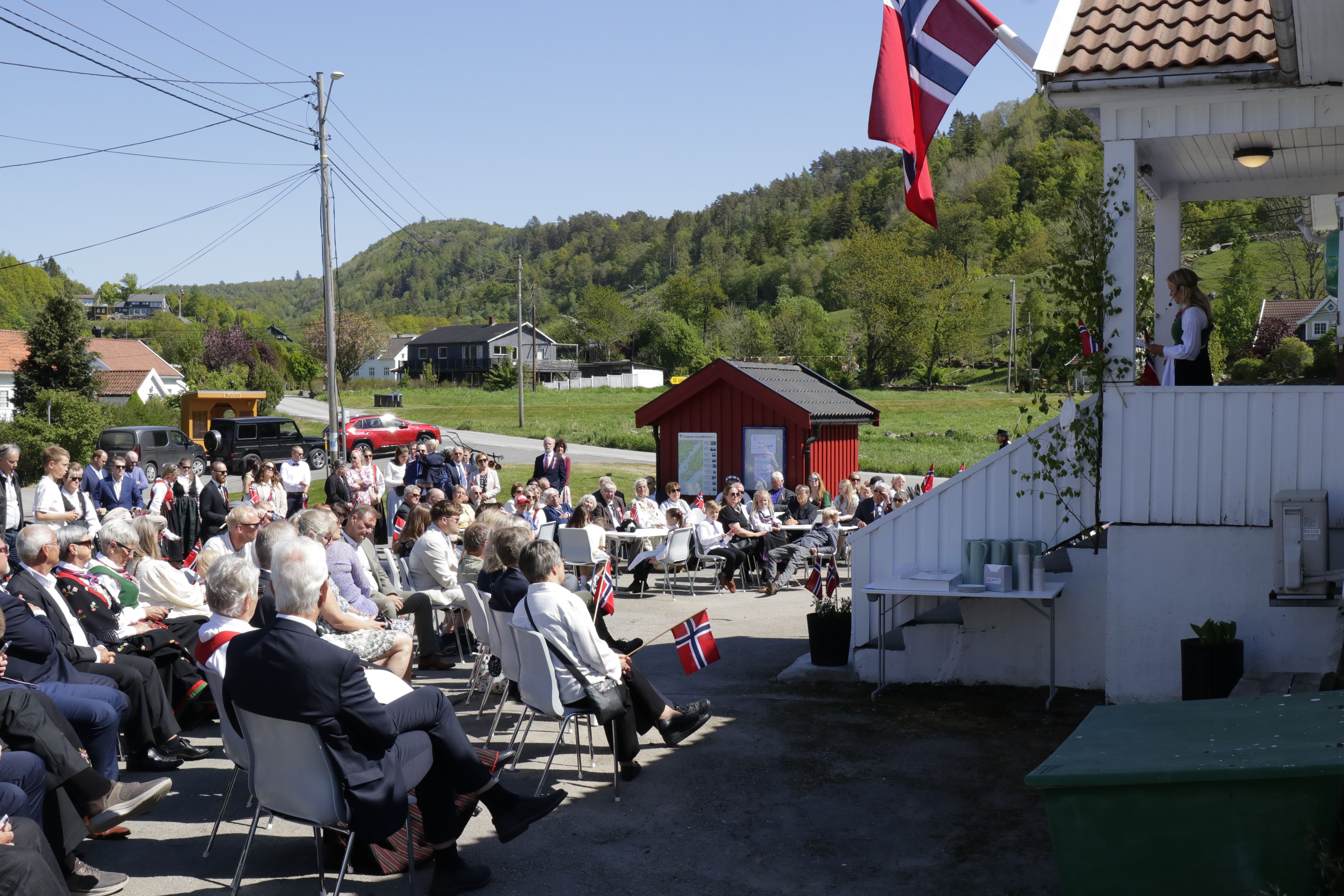 17. mai i Austad - lister24.no