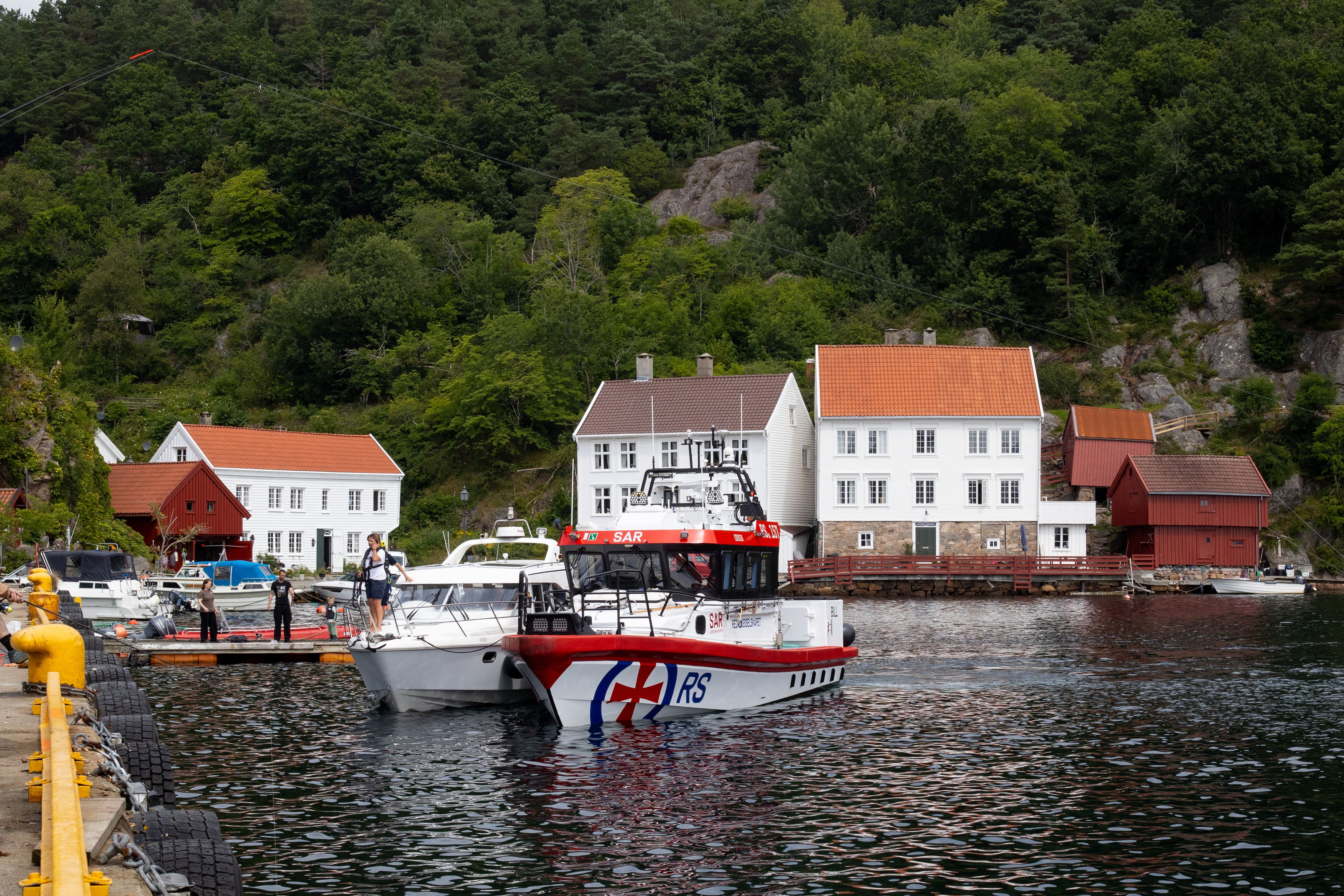 Lenset med søppelbøtte - l-a.no