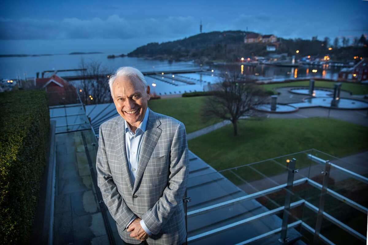 Solgte aksjer. Tjente millioner.