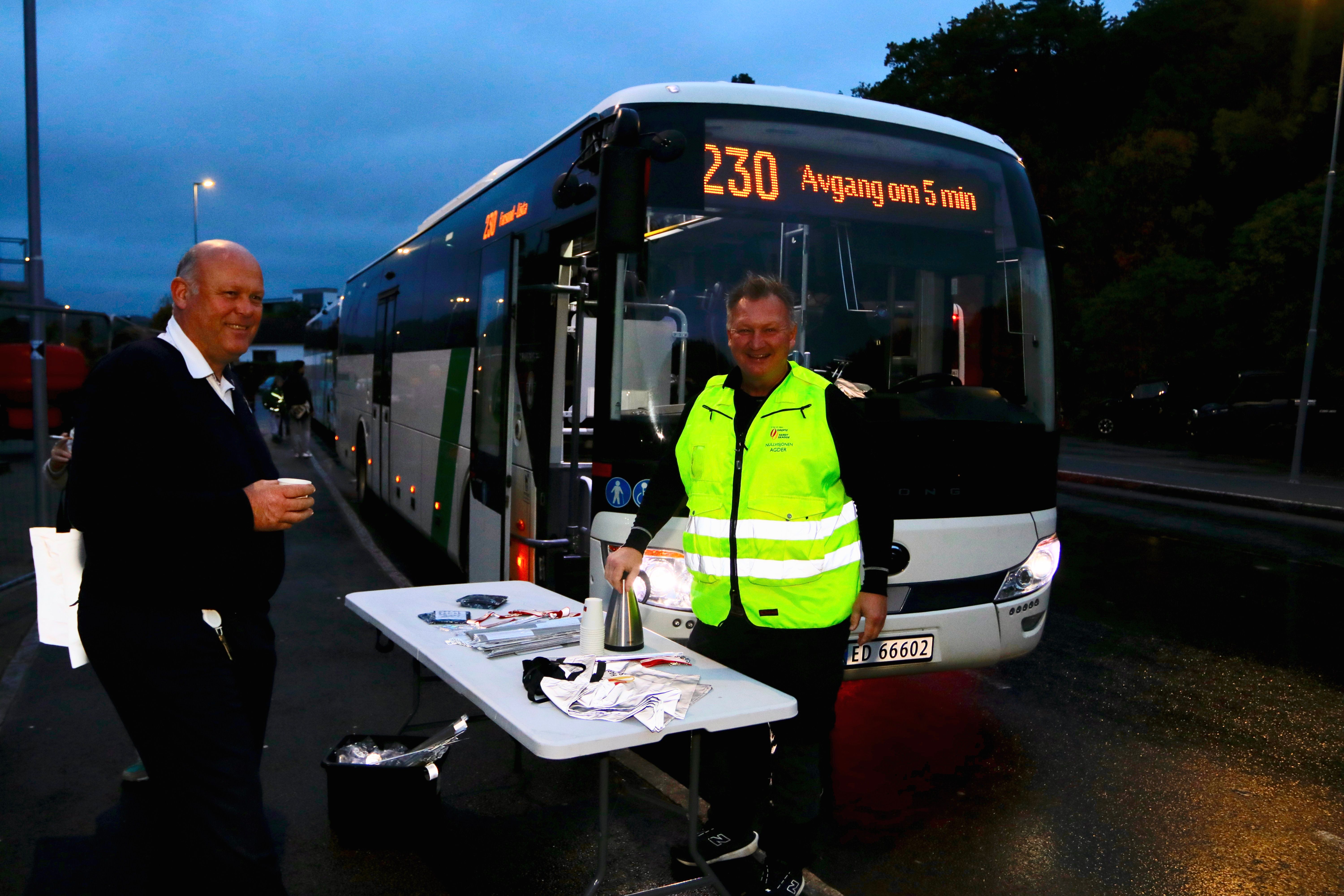 Bussjåfør Nicolaisen ber folk bli flinkere til å bruke refleks: – Folk er sløve